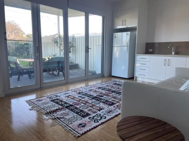 4A Franklin Pde Encounter Bay - BYO Linen