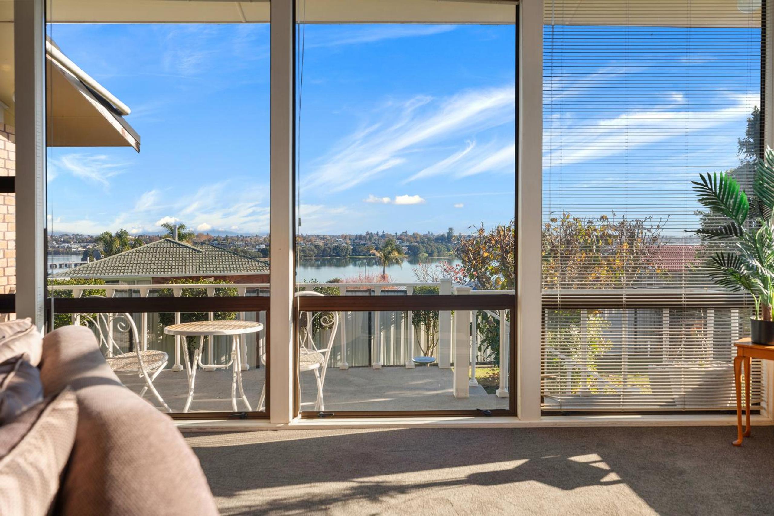 Hill Top House - Tauranga Holiday Home view 5