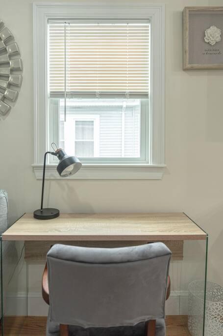 Bright & Spacious 4BR & 2BA Boston Apt - Bathtub, Free Parking near Red Line 802, photo 14