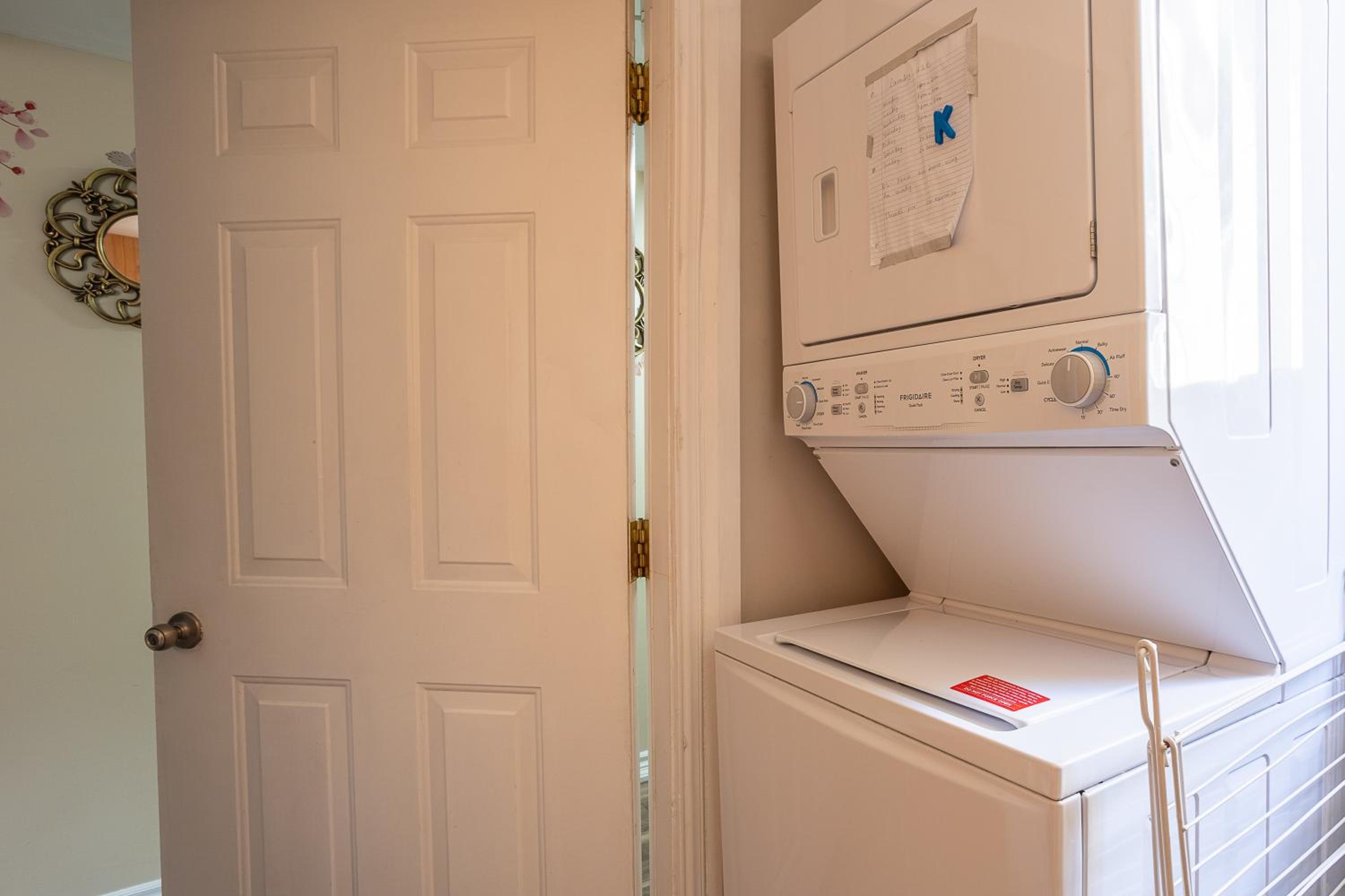 Private room with TVnetflix and free parking