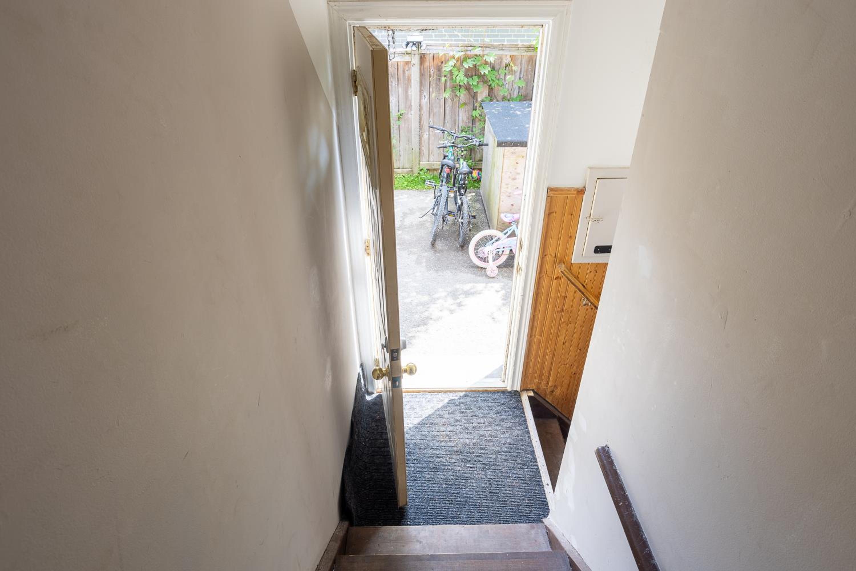 Private room with TVnetflix and free parking