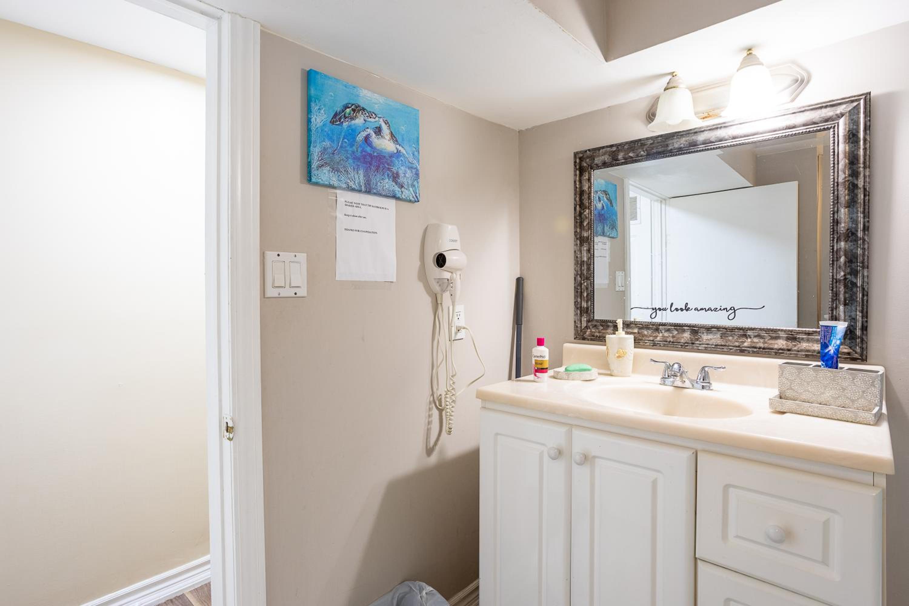 Private room with TVnetflix and free parking