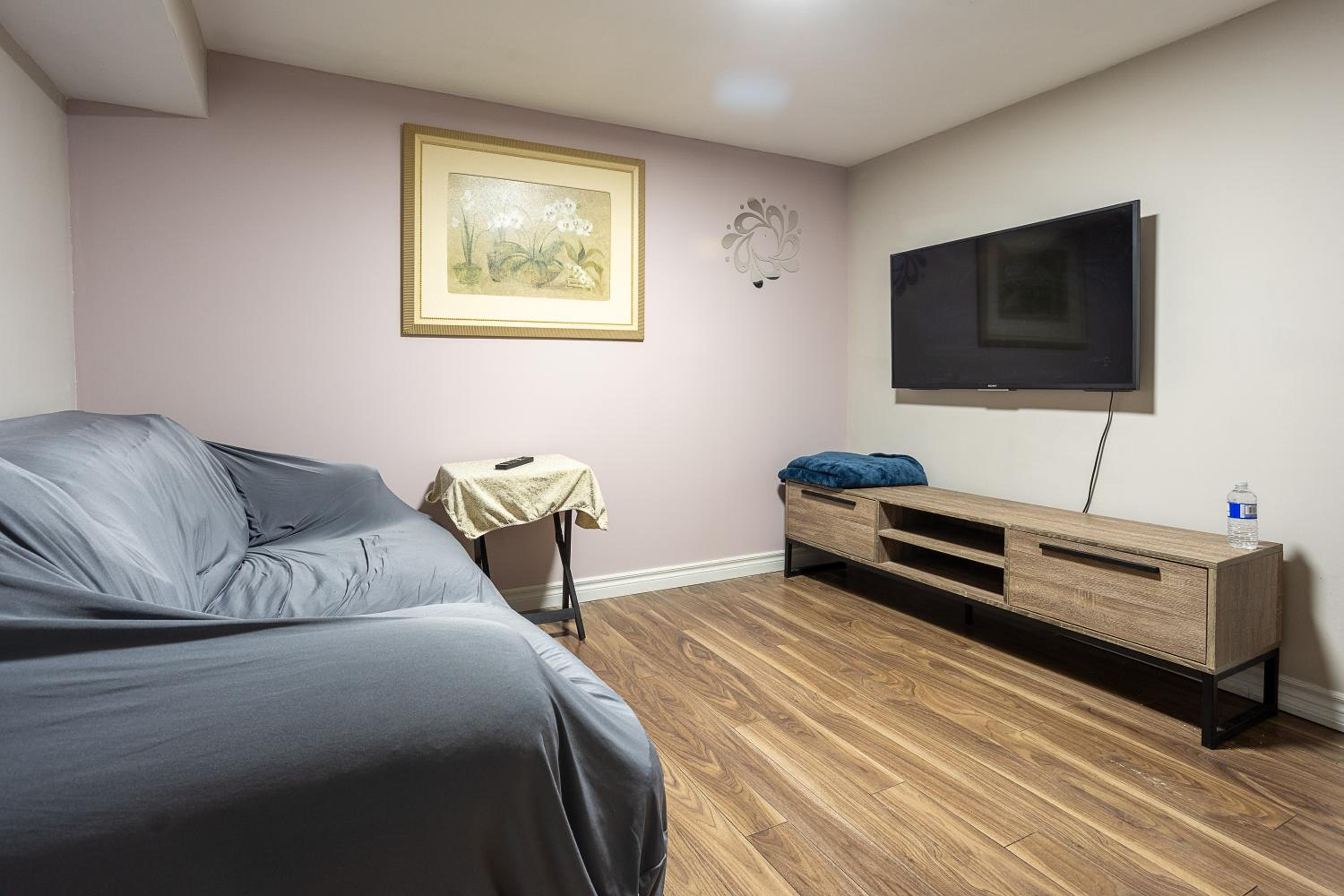 Private room with TVnetflix and free parking