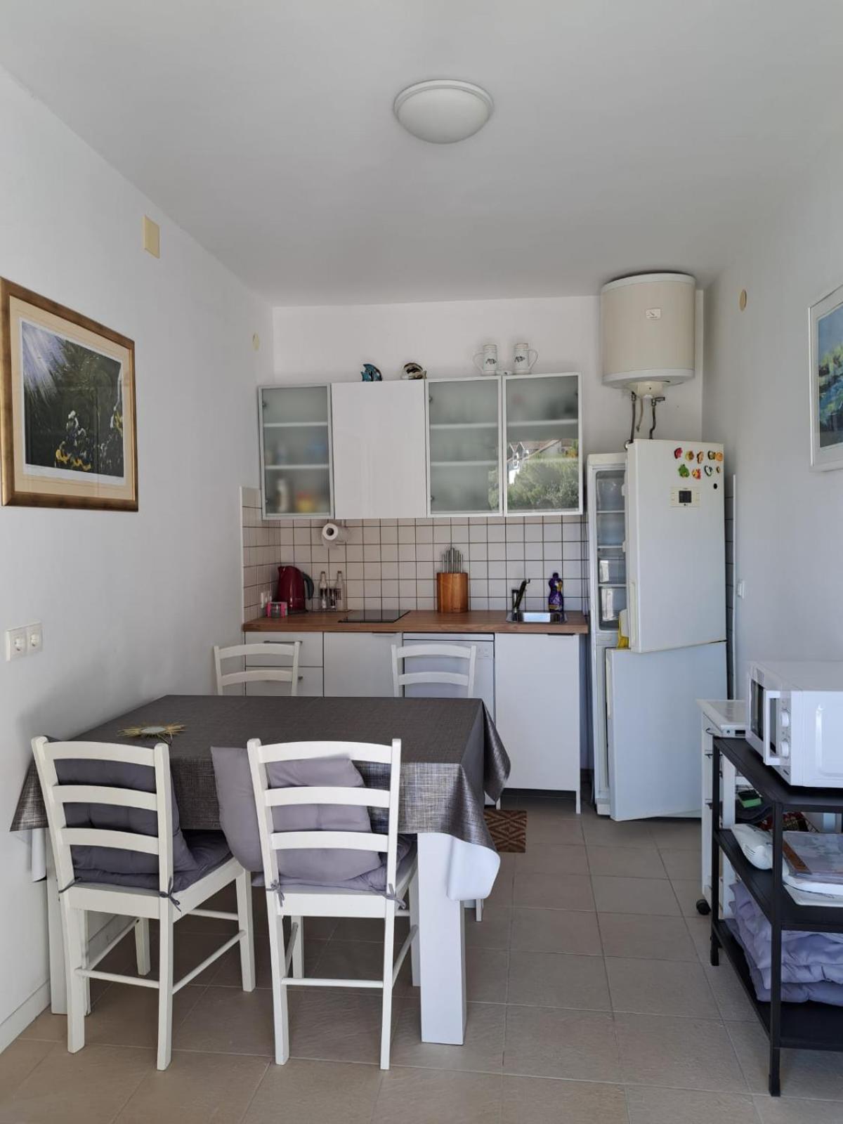 Apartment Lidie