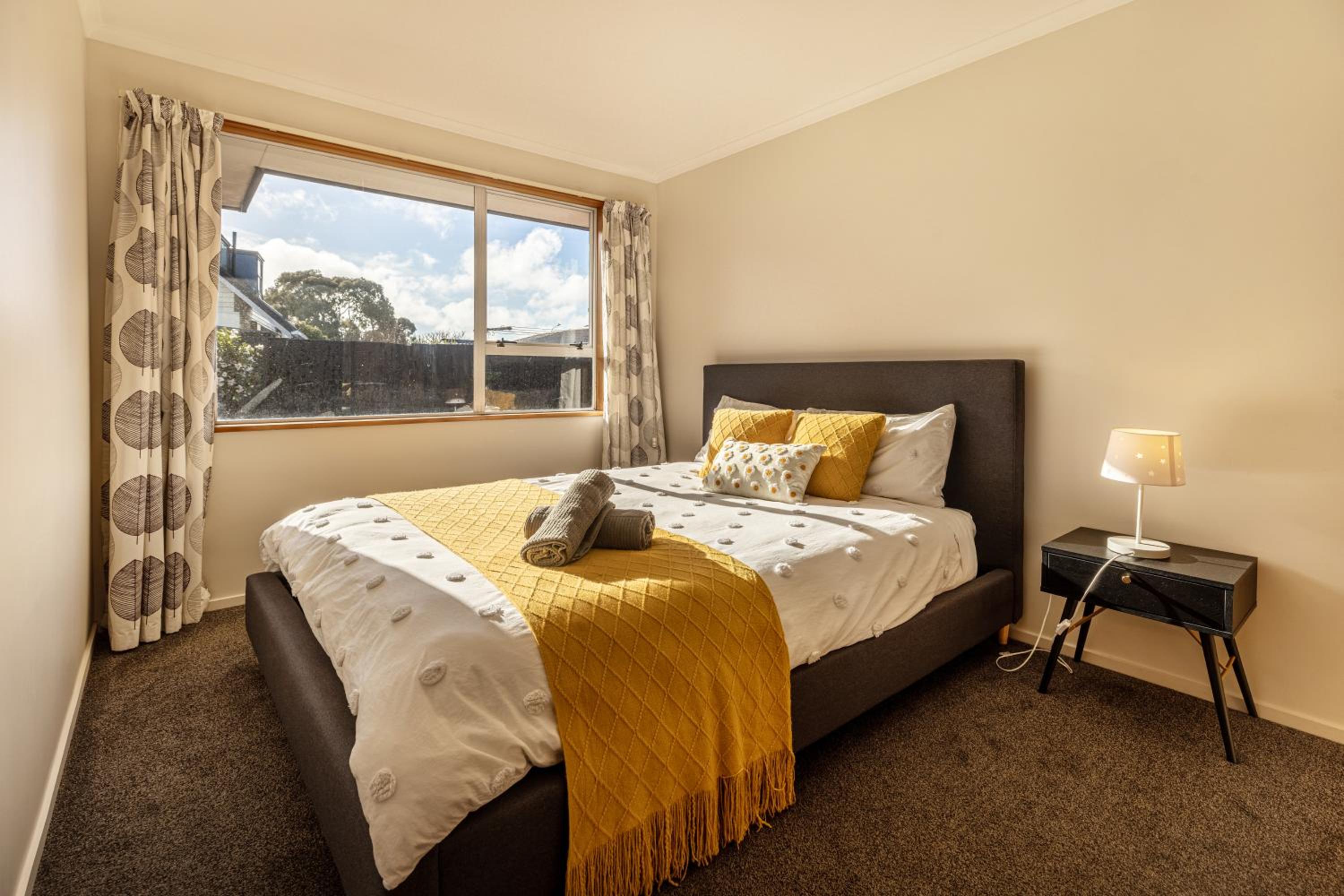 Convenient Westfield House 3bedroom 2bath view 4