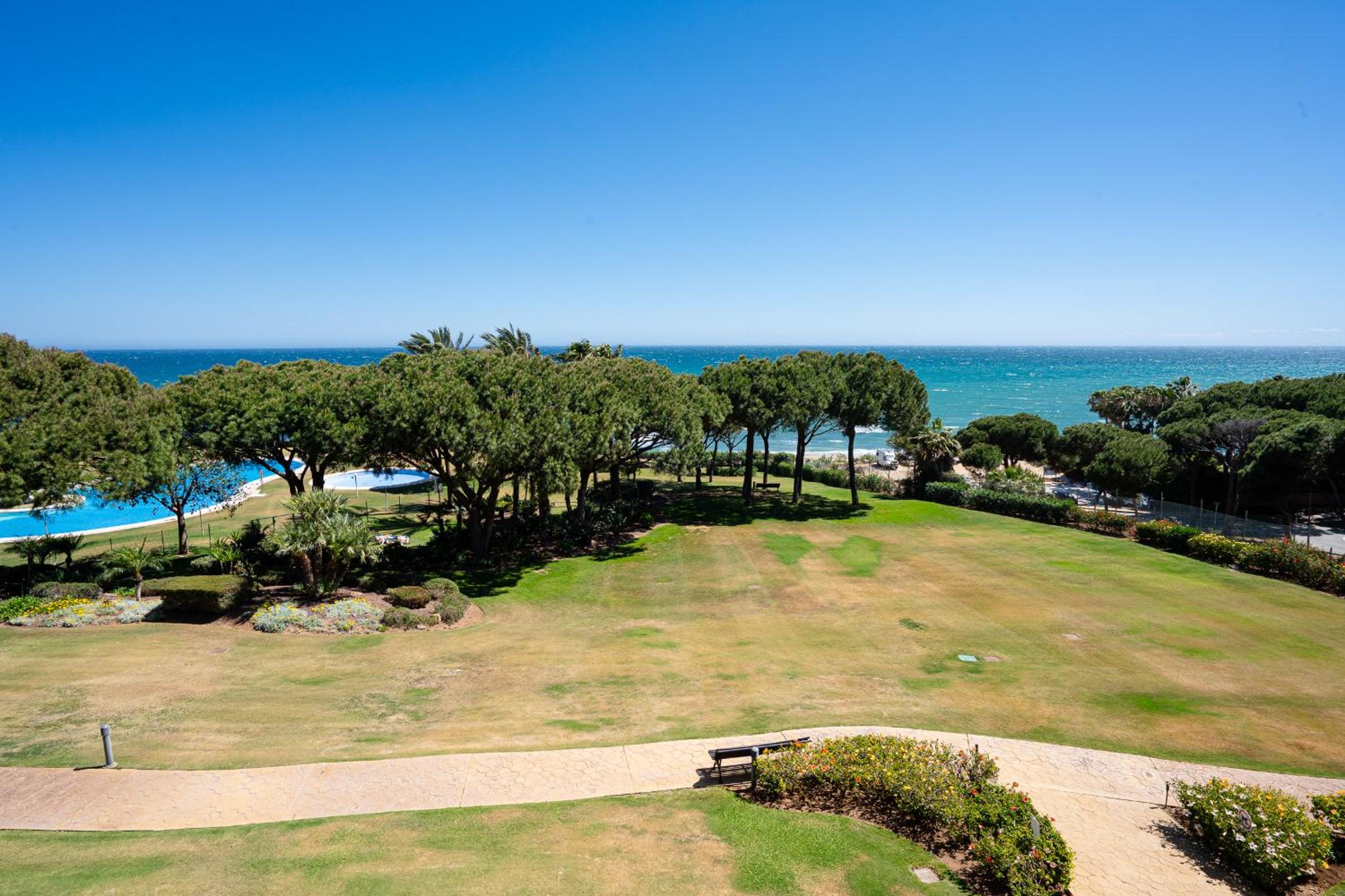 Beach-line apartment