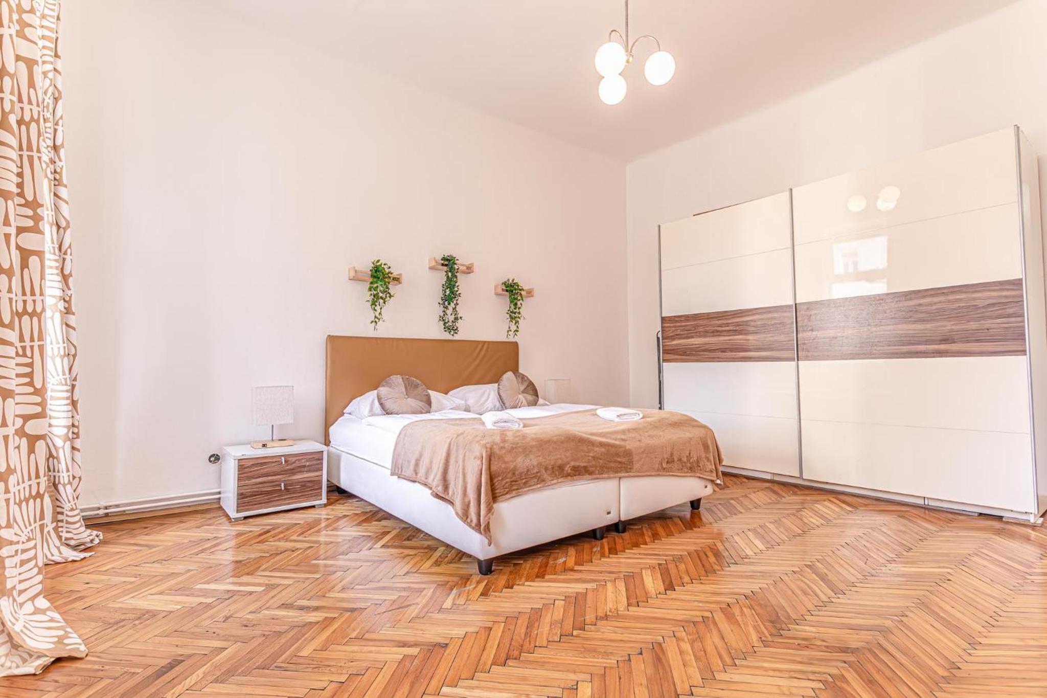 Rooms - 107