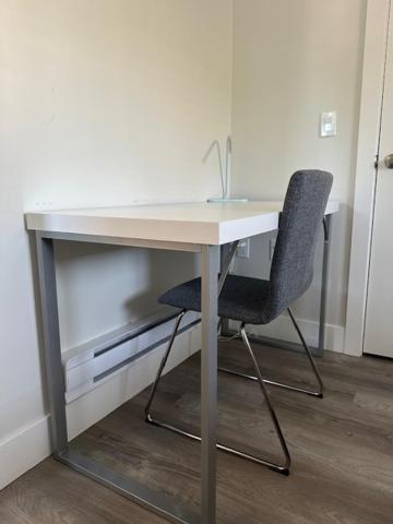 Bright and cozy modern home in Vancouver - central to YVR-Downtown - Free Private Parking