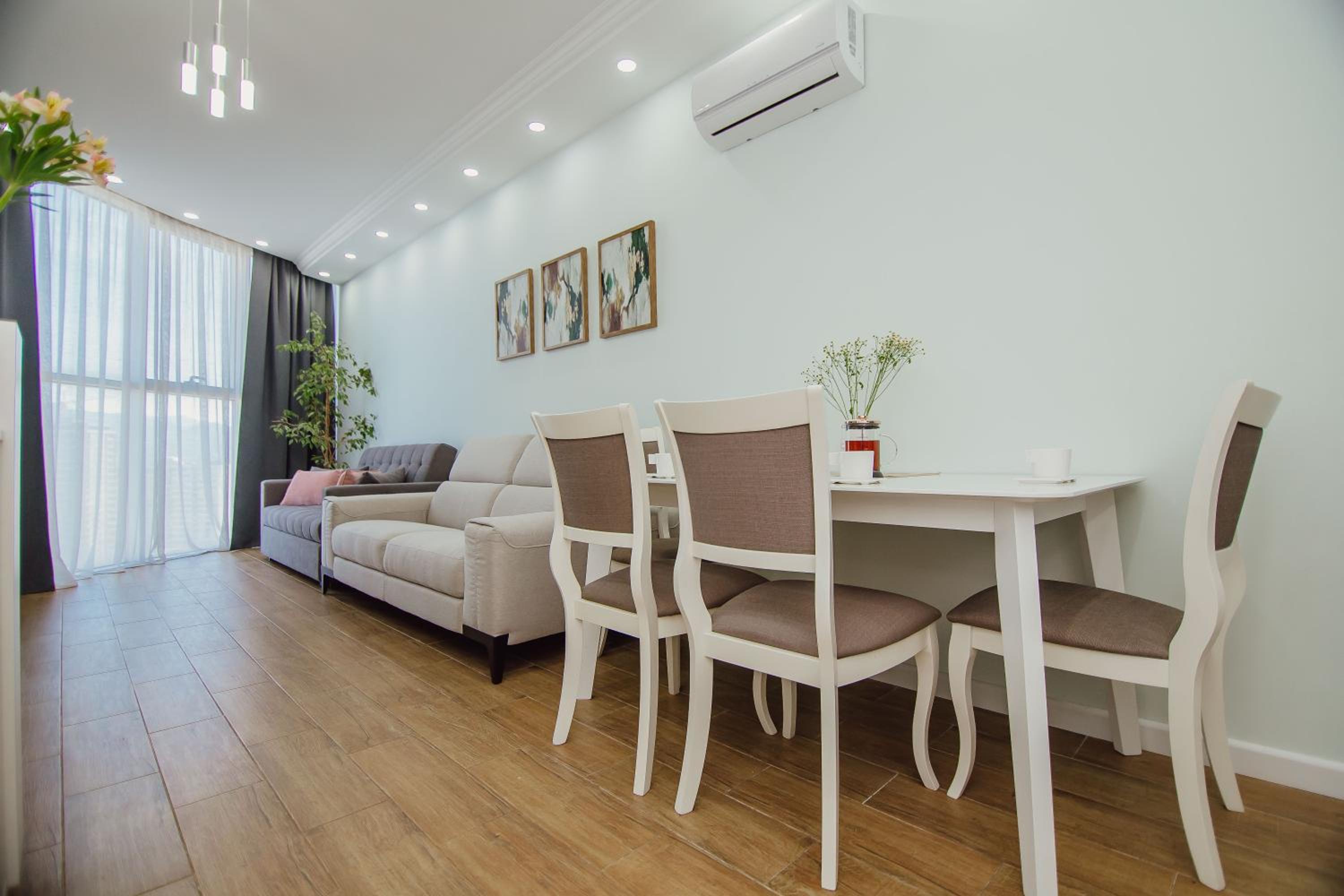 Happy apartments