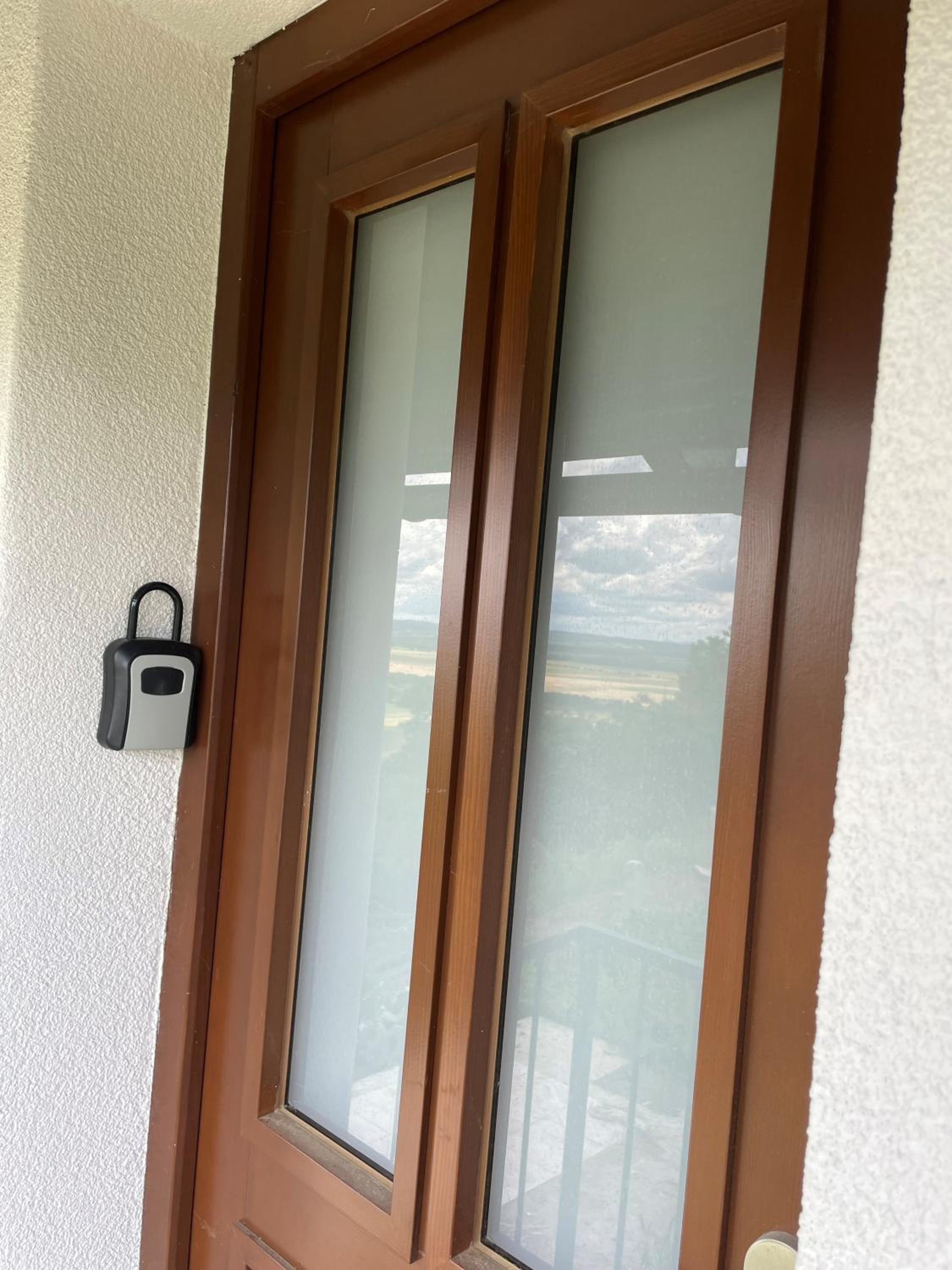 Pince - Vineyard Cottage view 4