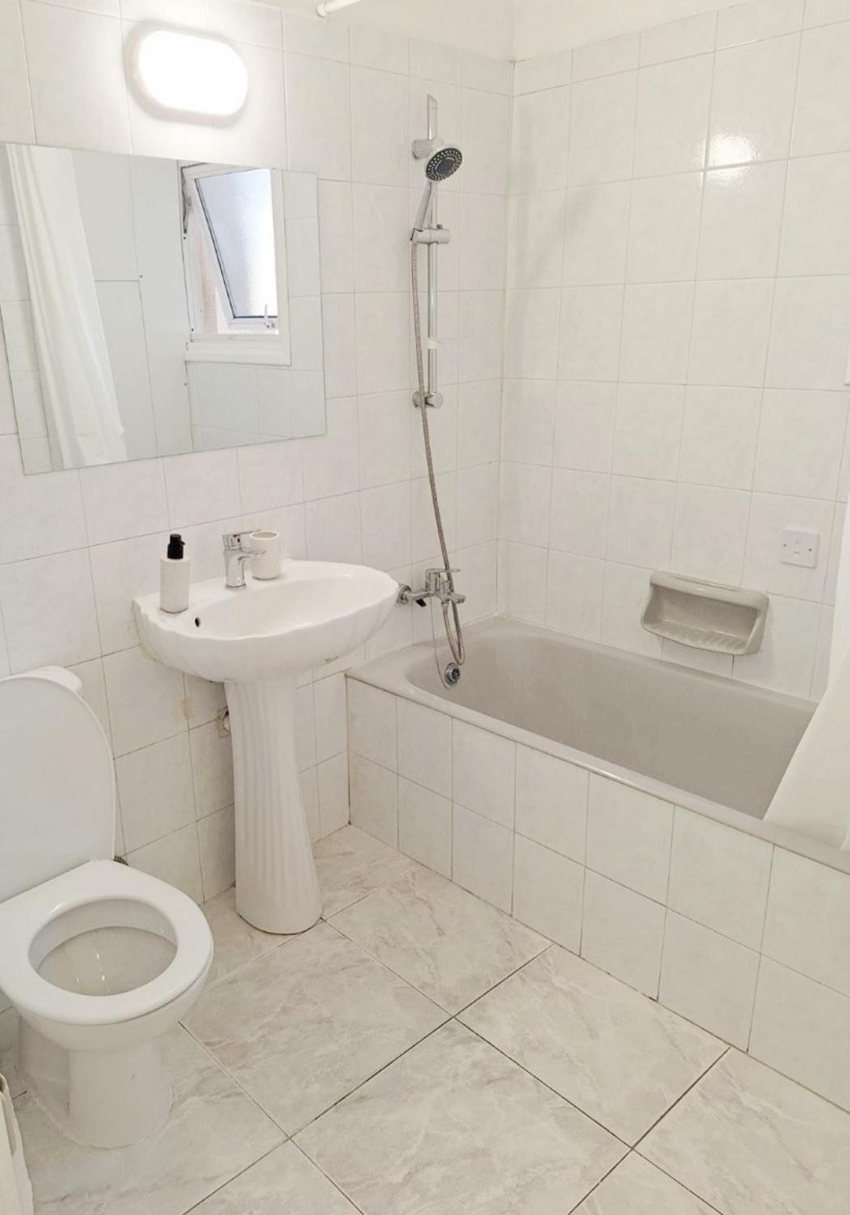 Large apartment close to Finikoudes Beach with 2 balconies
