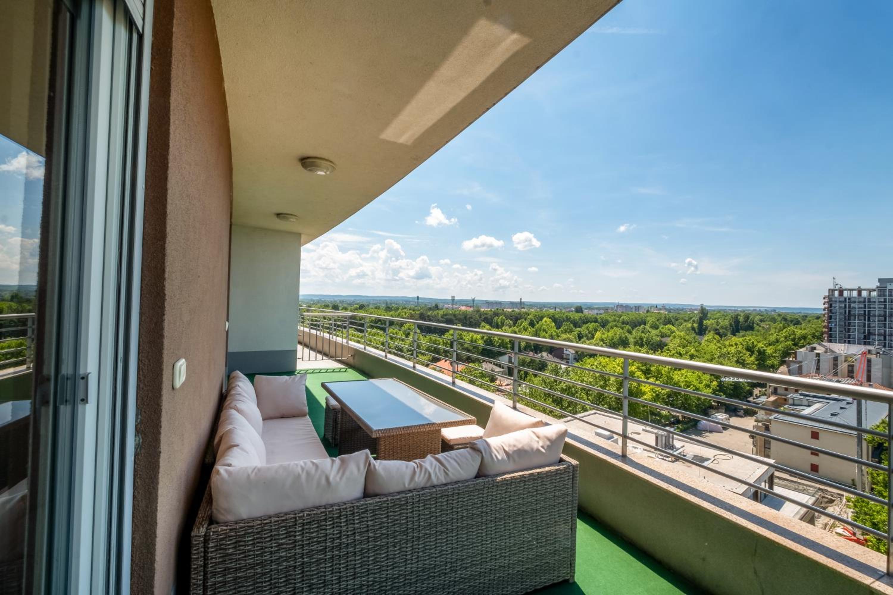 MyFlat Club 218 Panorama Wellness Apartment, photo 9