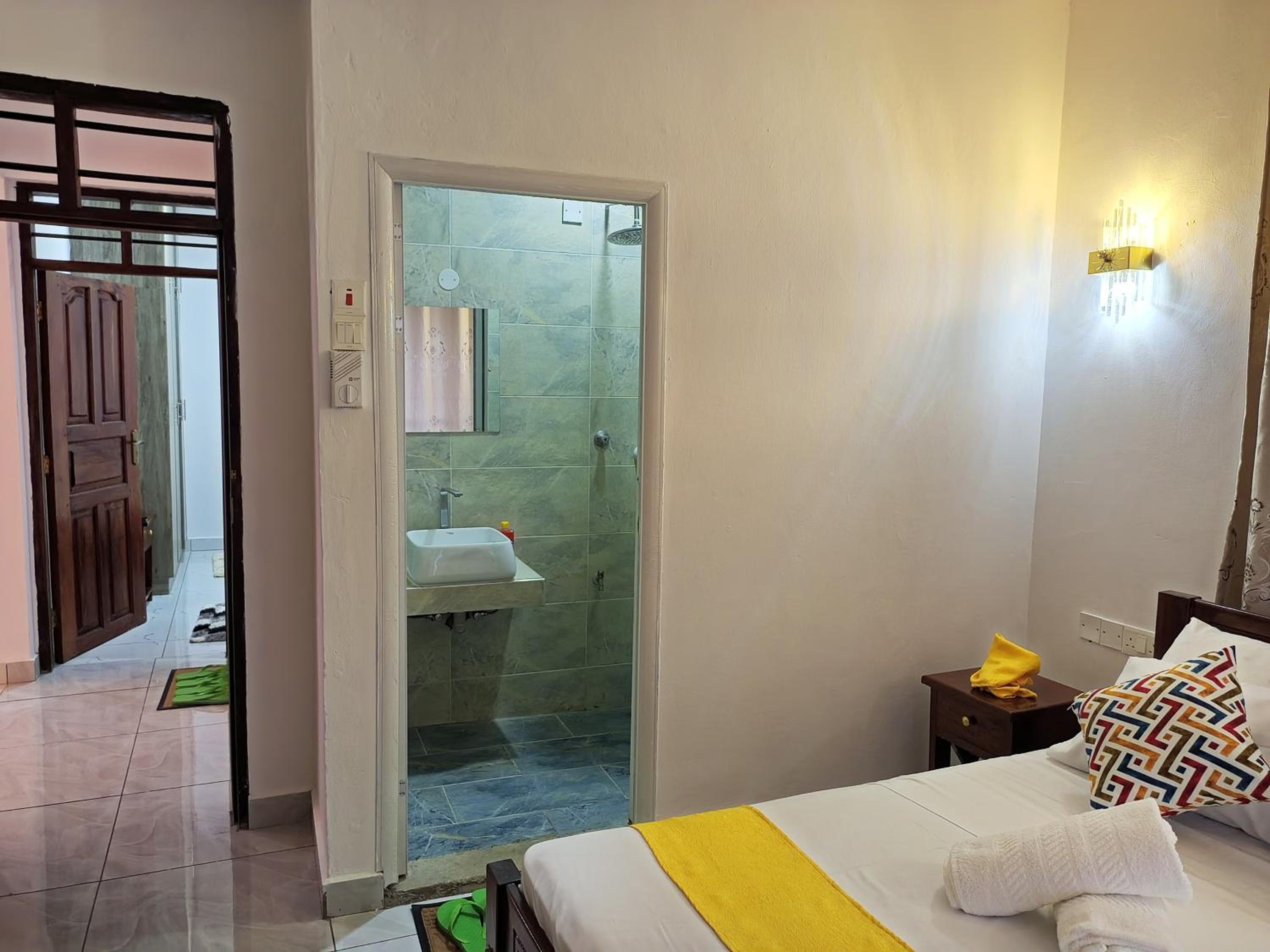 Spacious Two Bedroom Apartment In Mtwapa - Modern Amenities And Prime Location