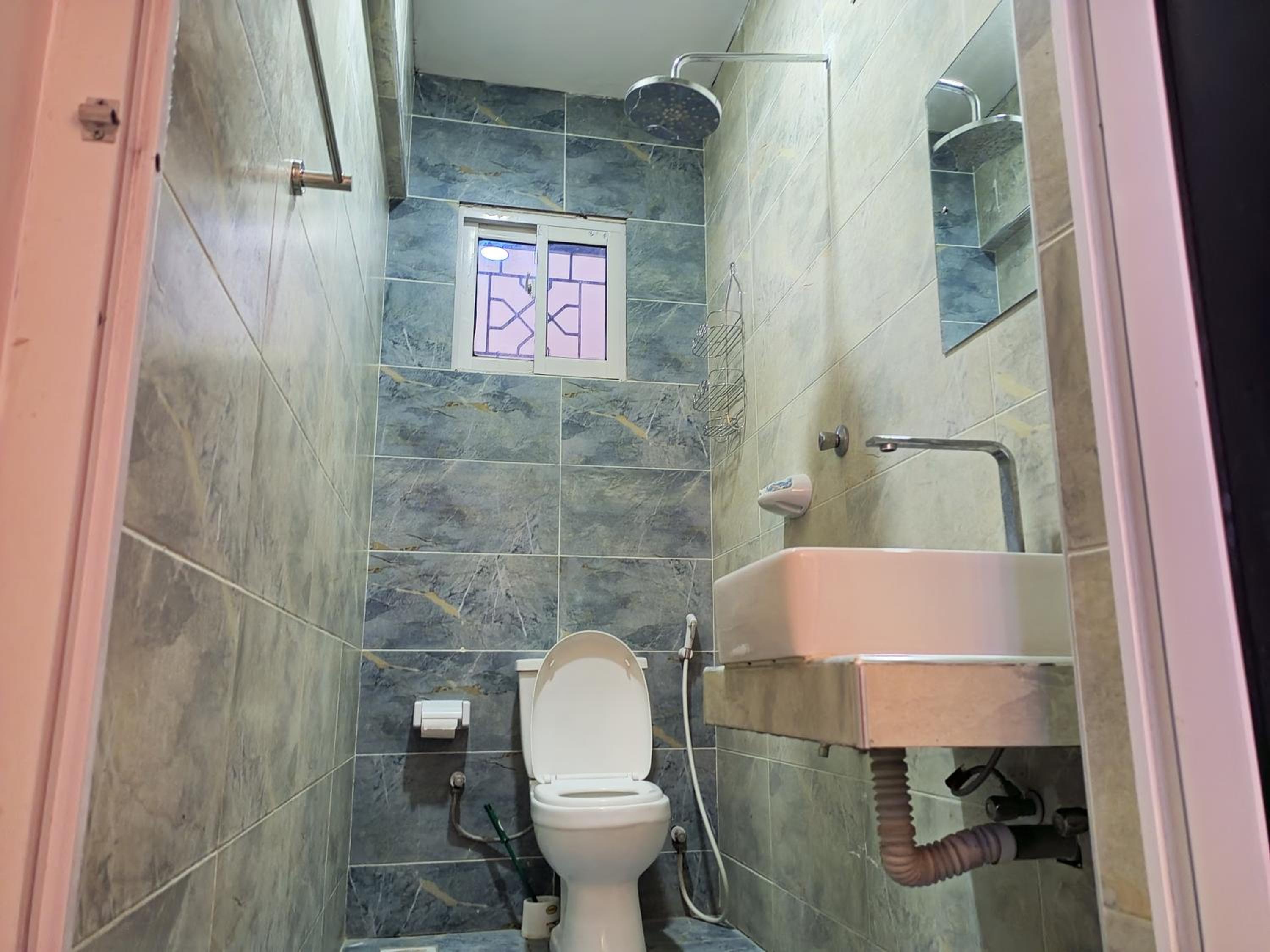 Spacious Two Bedroom Apartment In Mtwapa - Modern Amenities And Prime Location