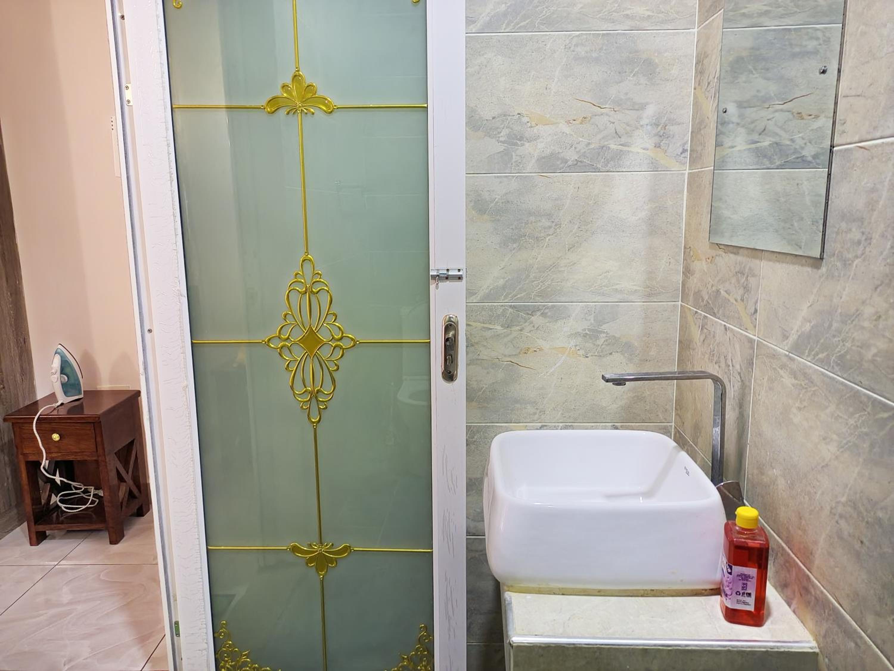 Spacious Two Bedroom Apartment In Mtwapa - Modern Amenities And Prime Location