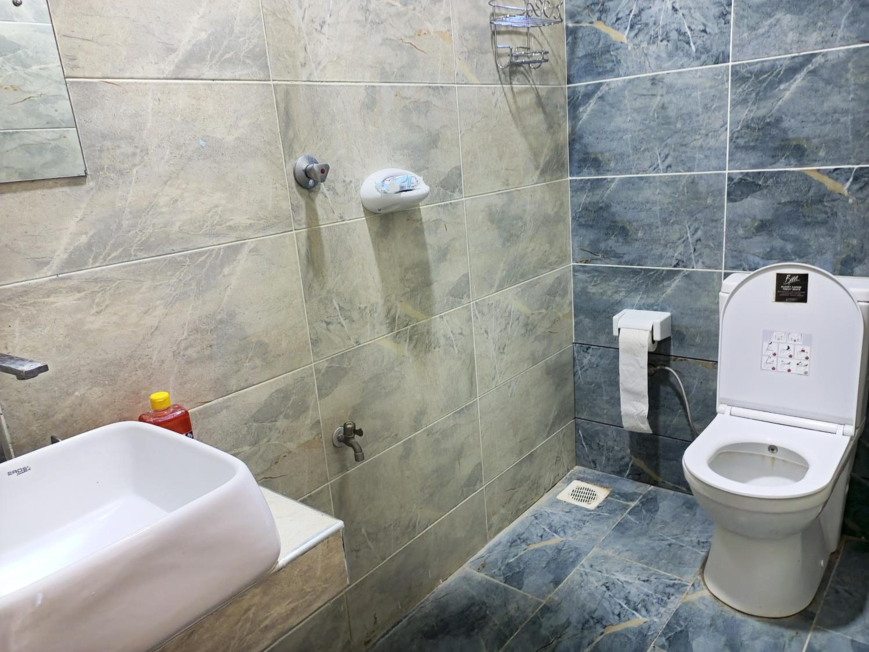 Spacious Two Bedroom Apartment In Mtwapa - Modern Amenities And Prime Location