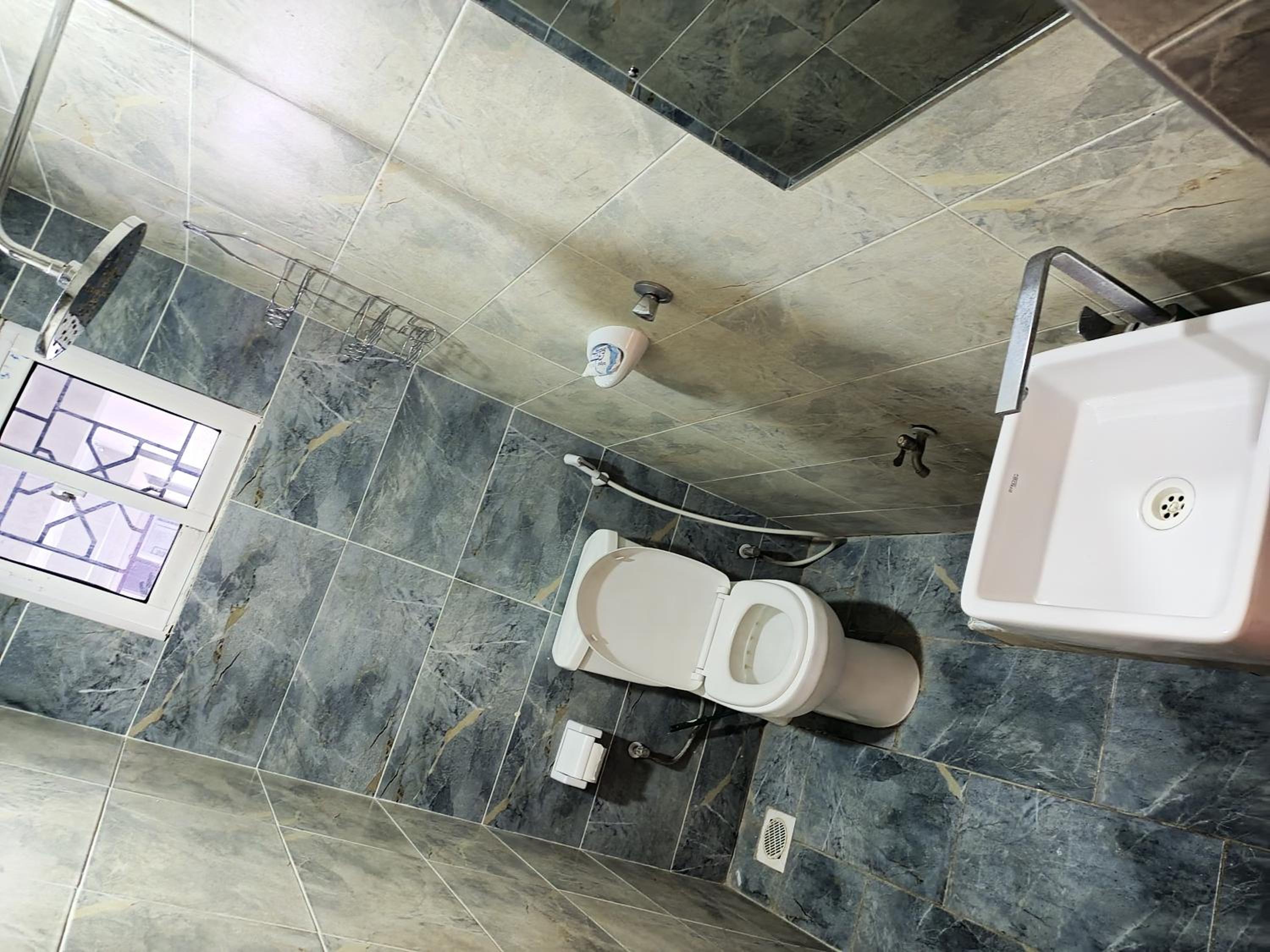 Spacious Two Bedroom Apartment In Mtwapa - Modern Amenities And Prime Location