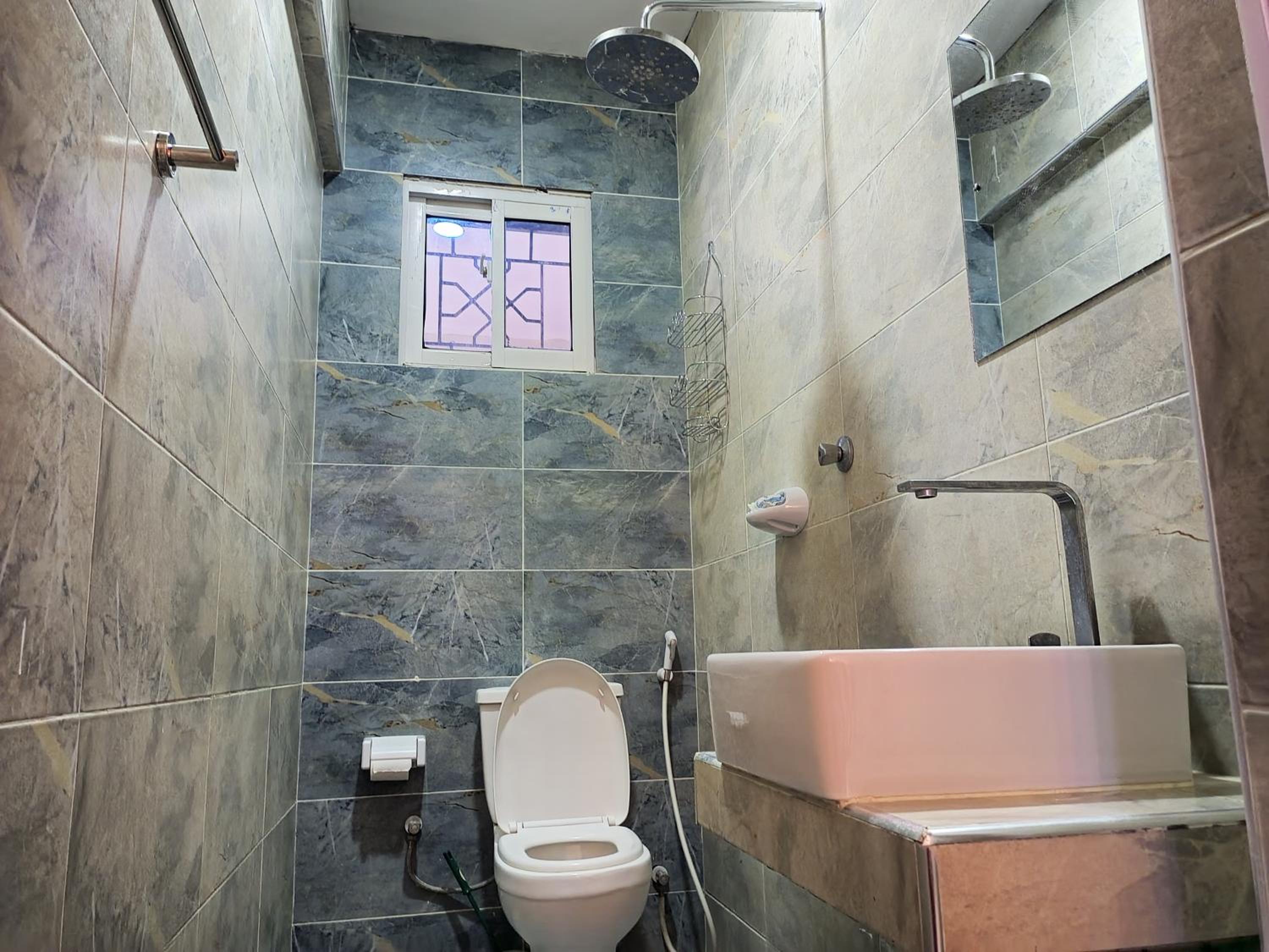 Spacious Two Bedroom Apartment In Mtwapa - Modern Amenities And Prime Location