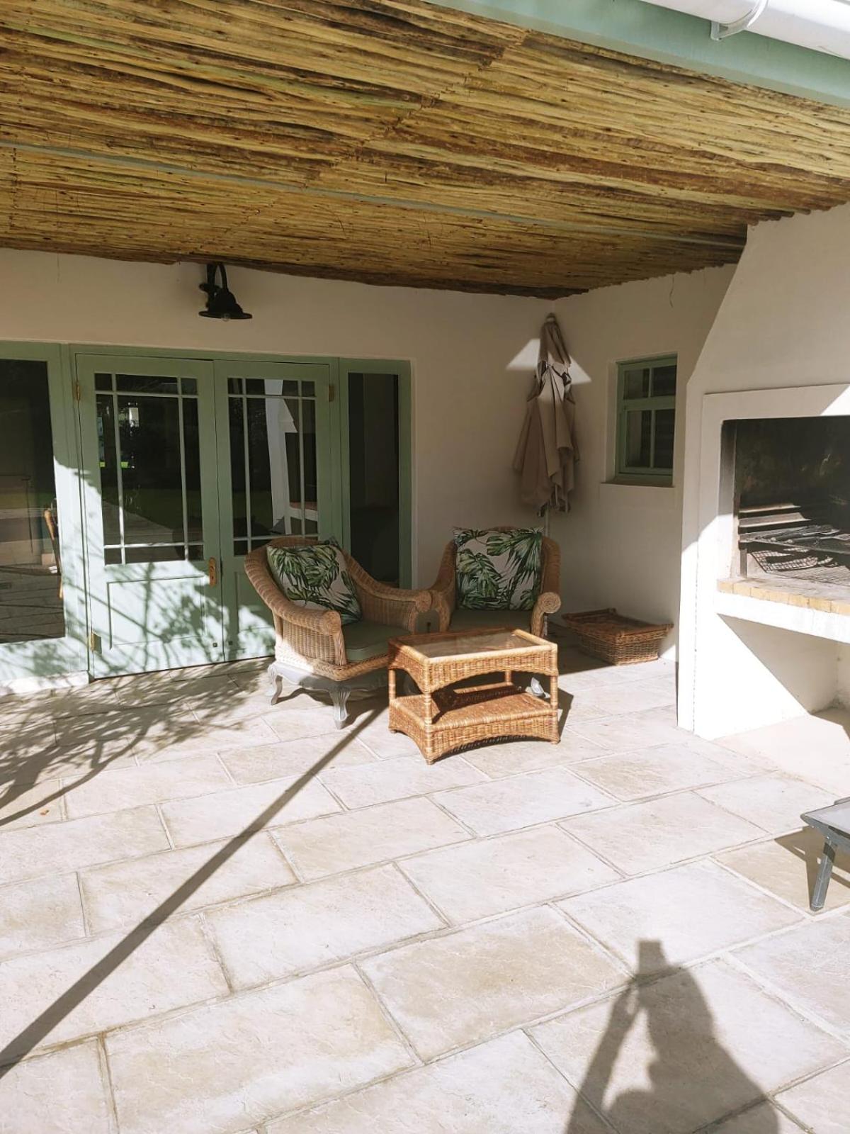 Largest one bed apartment & private pool in the Hoek view 5