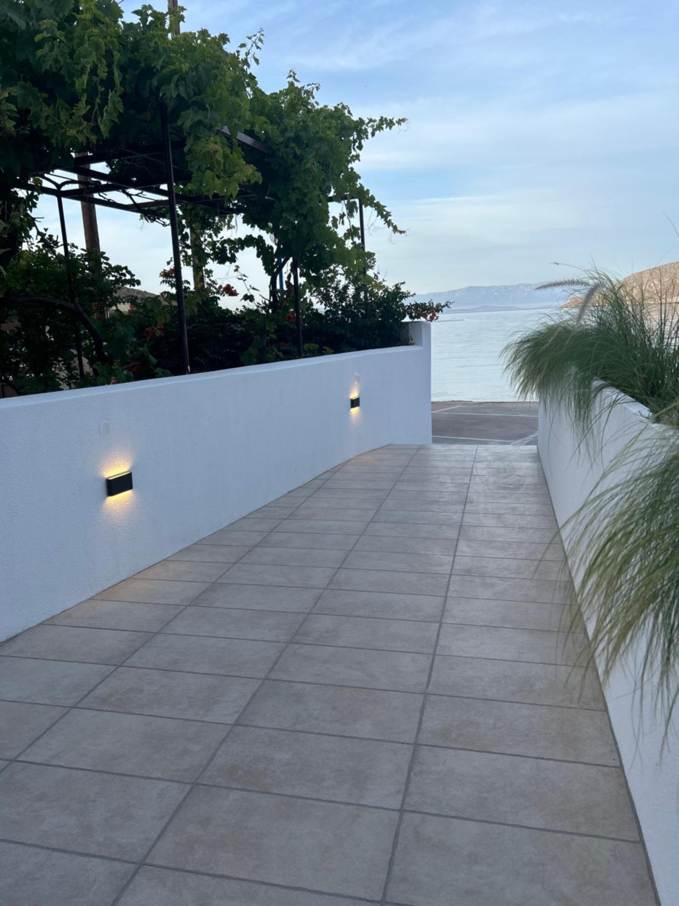 Icon seaside apartments