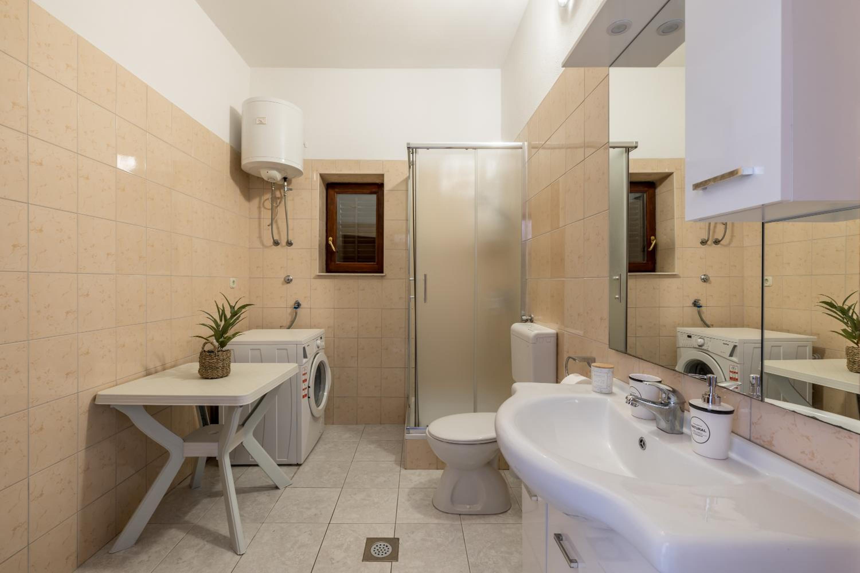 Holiday House Krishto
