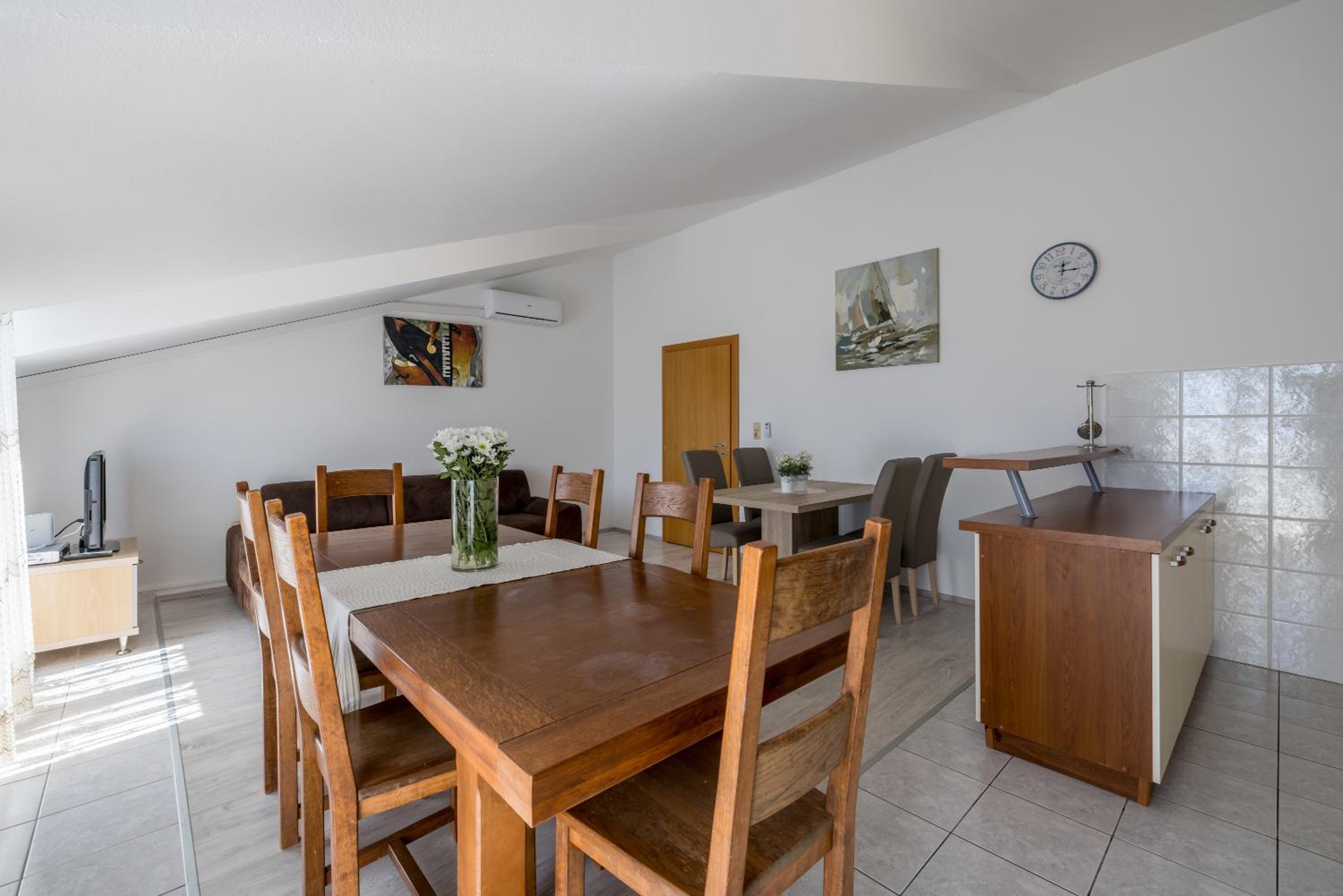 Holiday House Krishto
