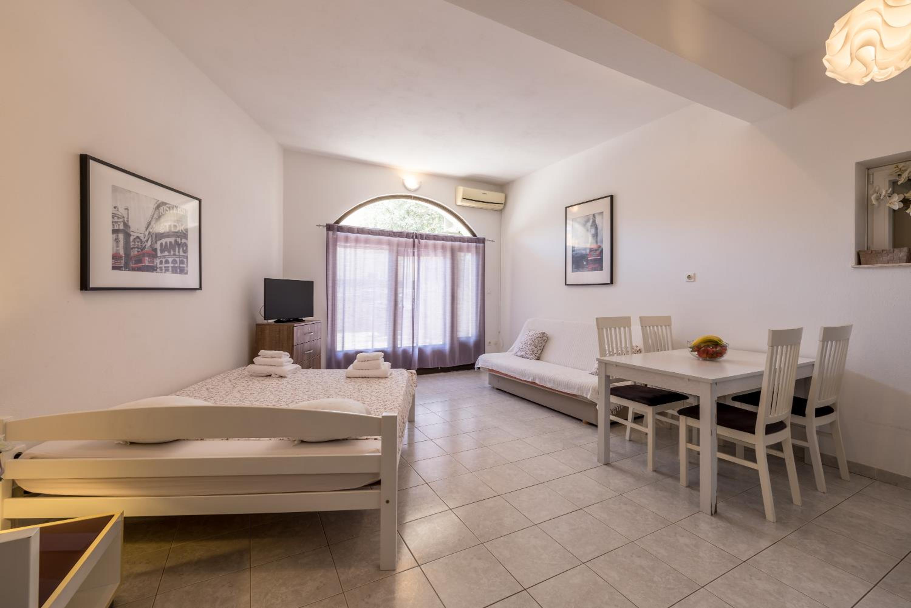 Holiday House Krishto