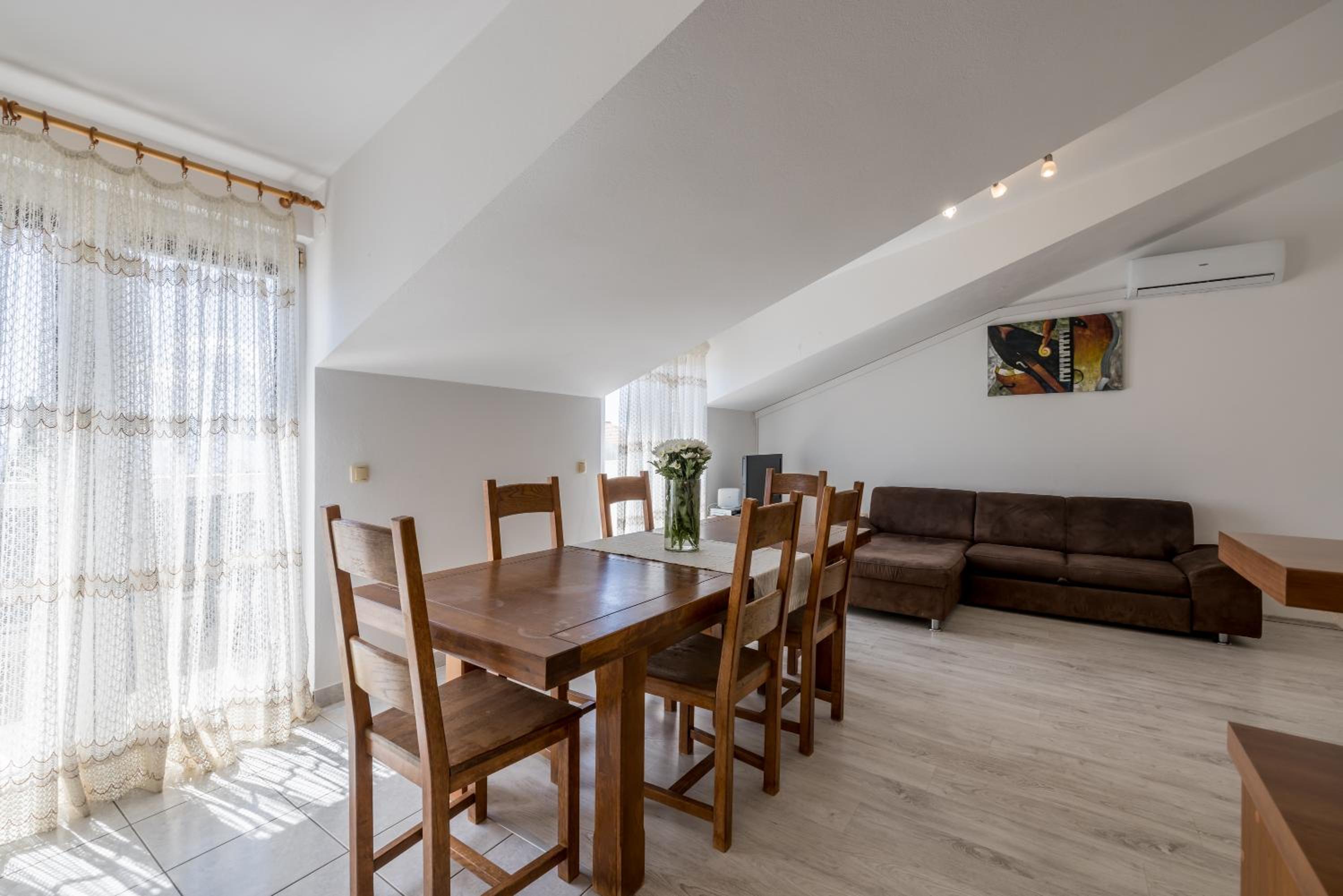 Holiday House Krishto