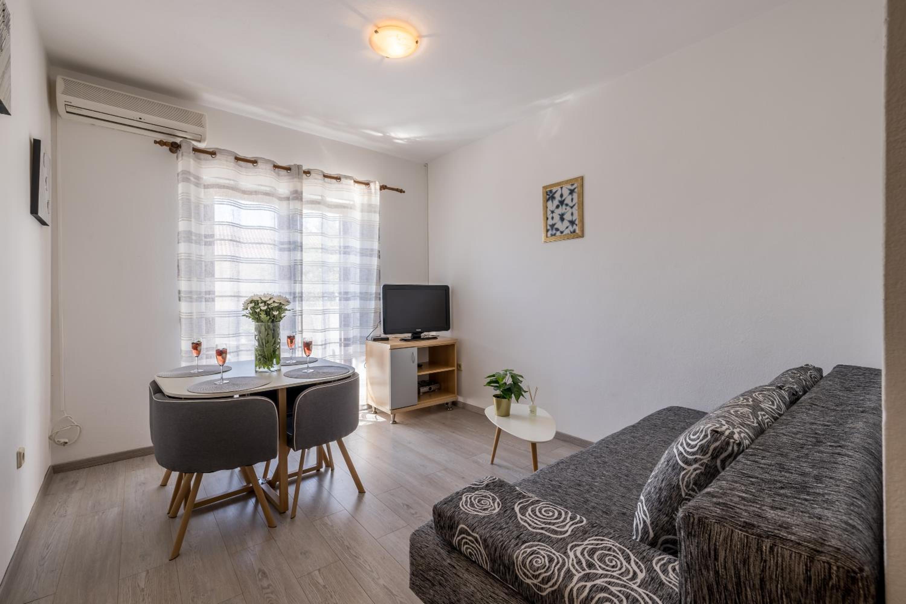 Holiday House Krishto