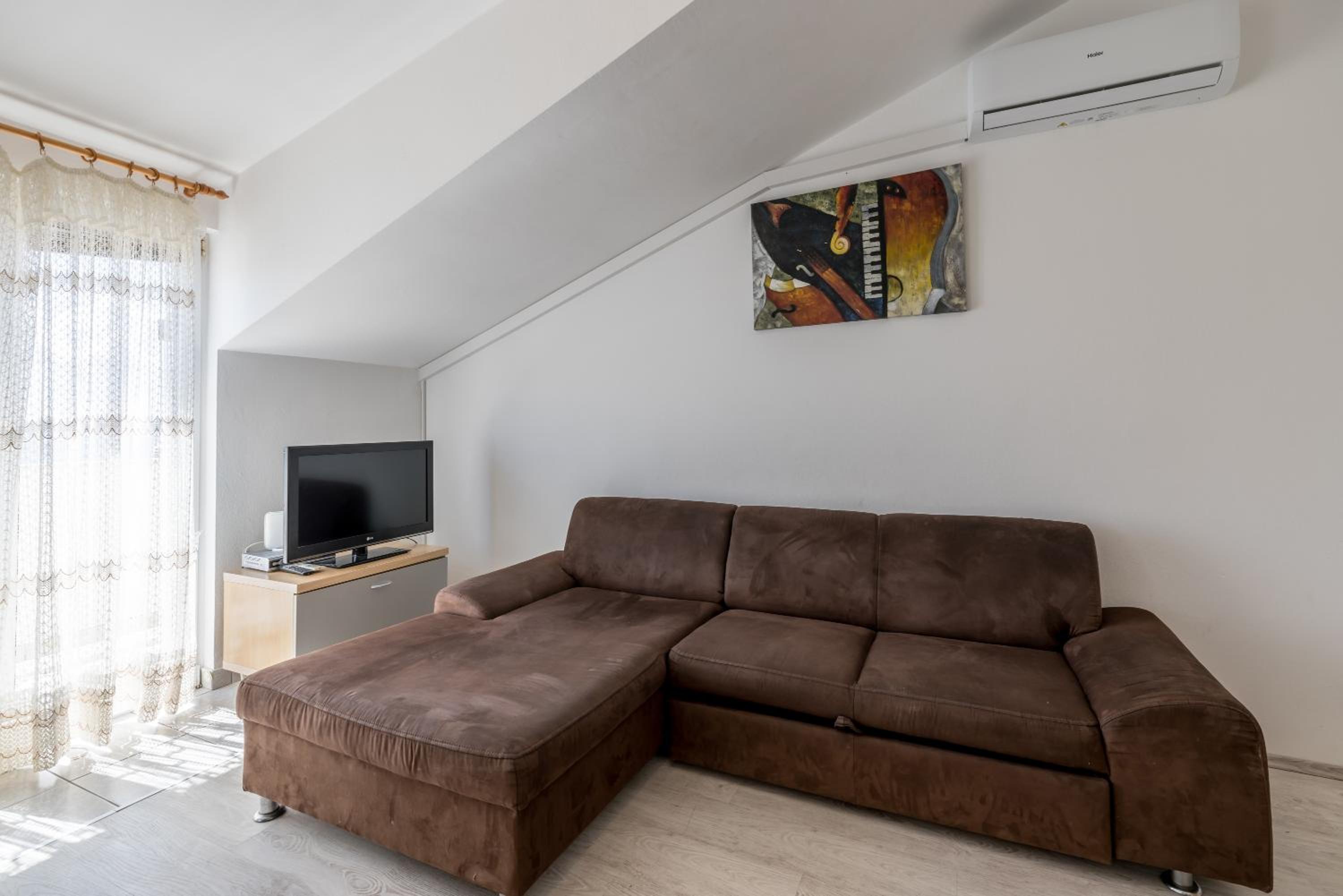 Holiday House Krishto