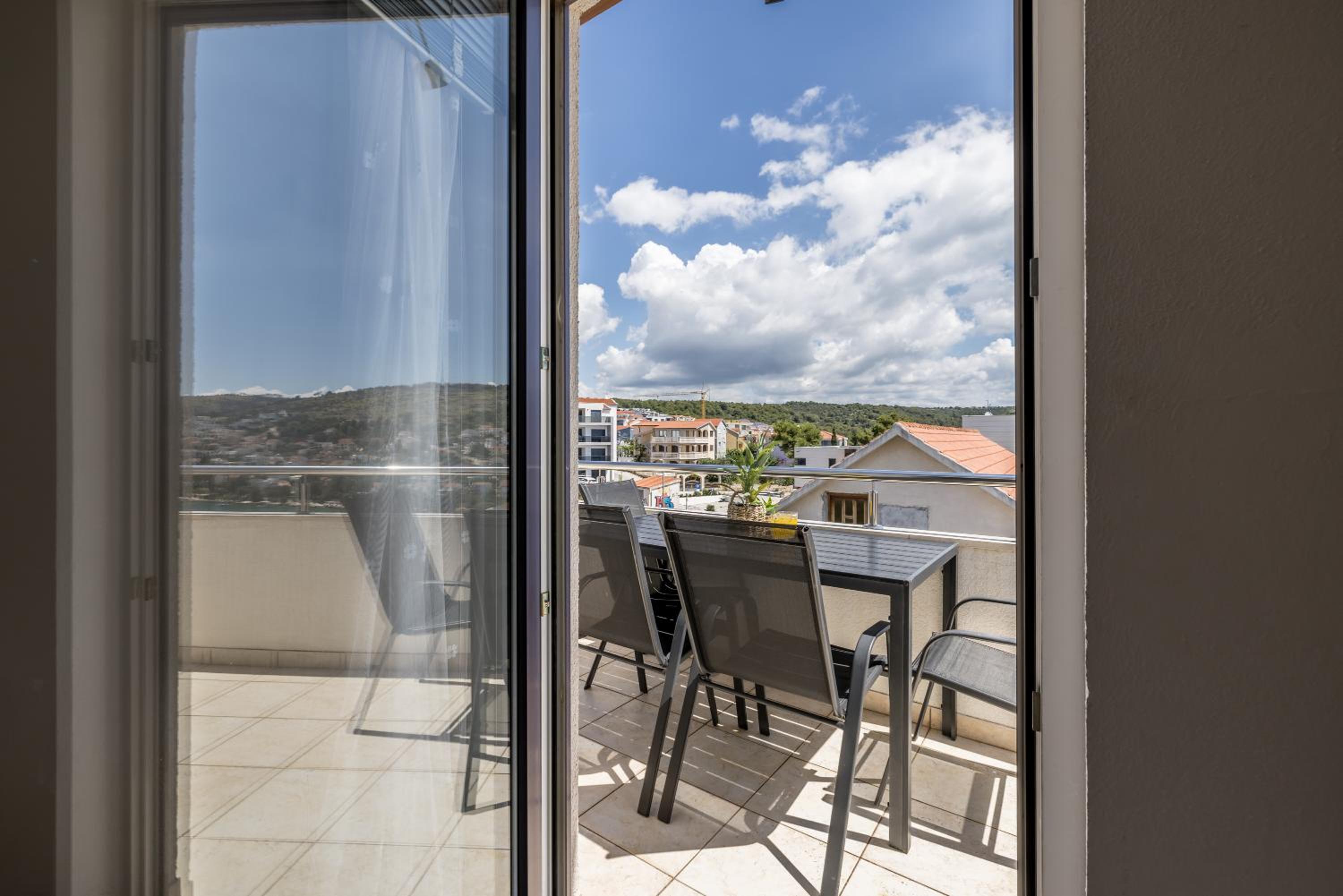Holiday House Krishto