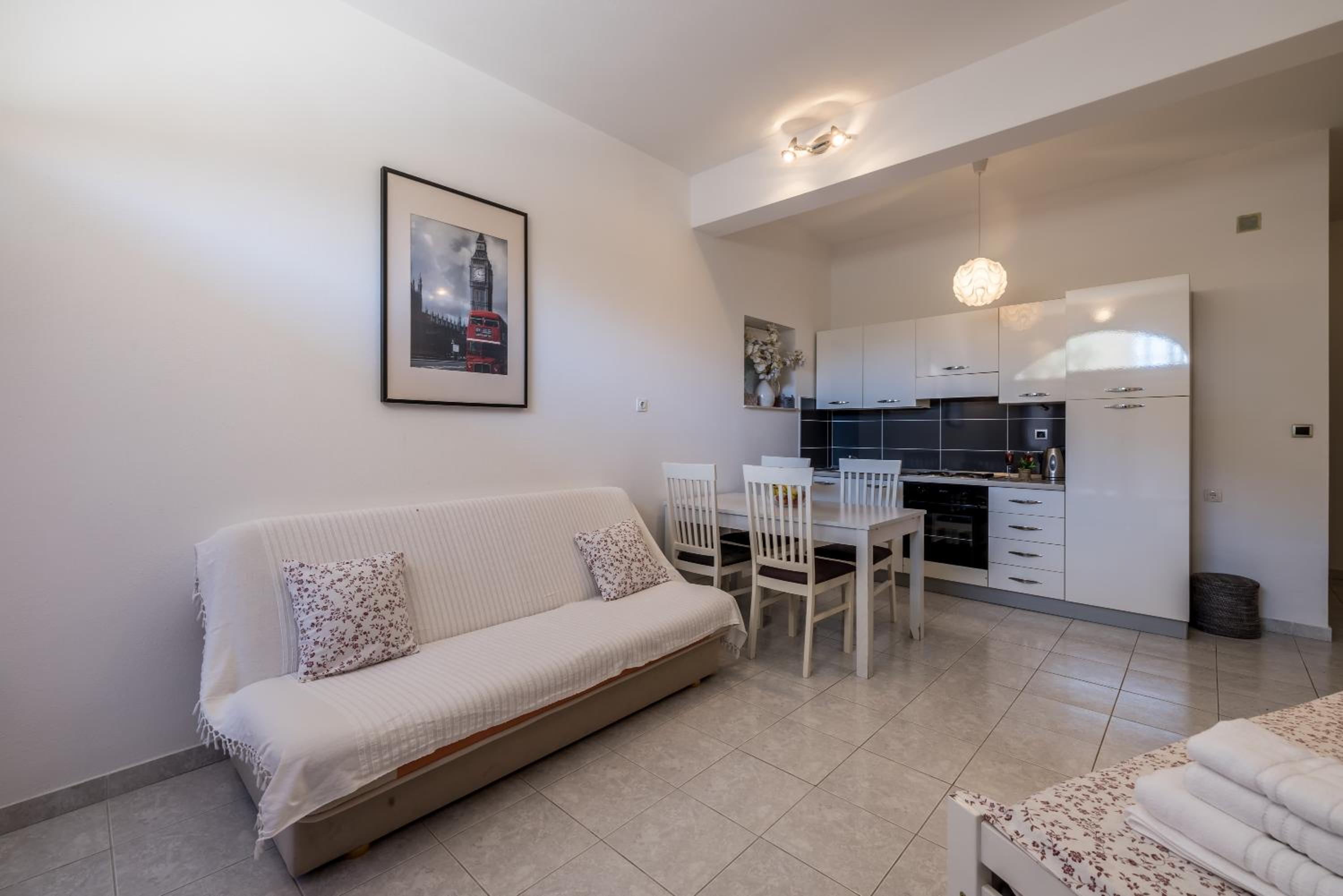 Holiday House Krishto