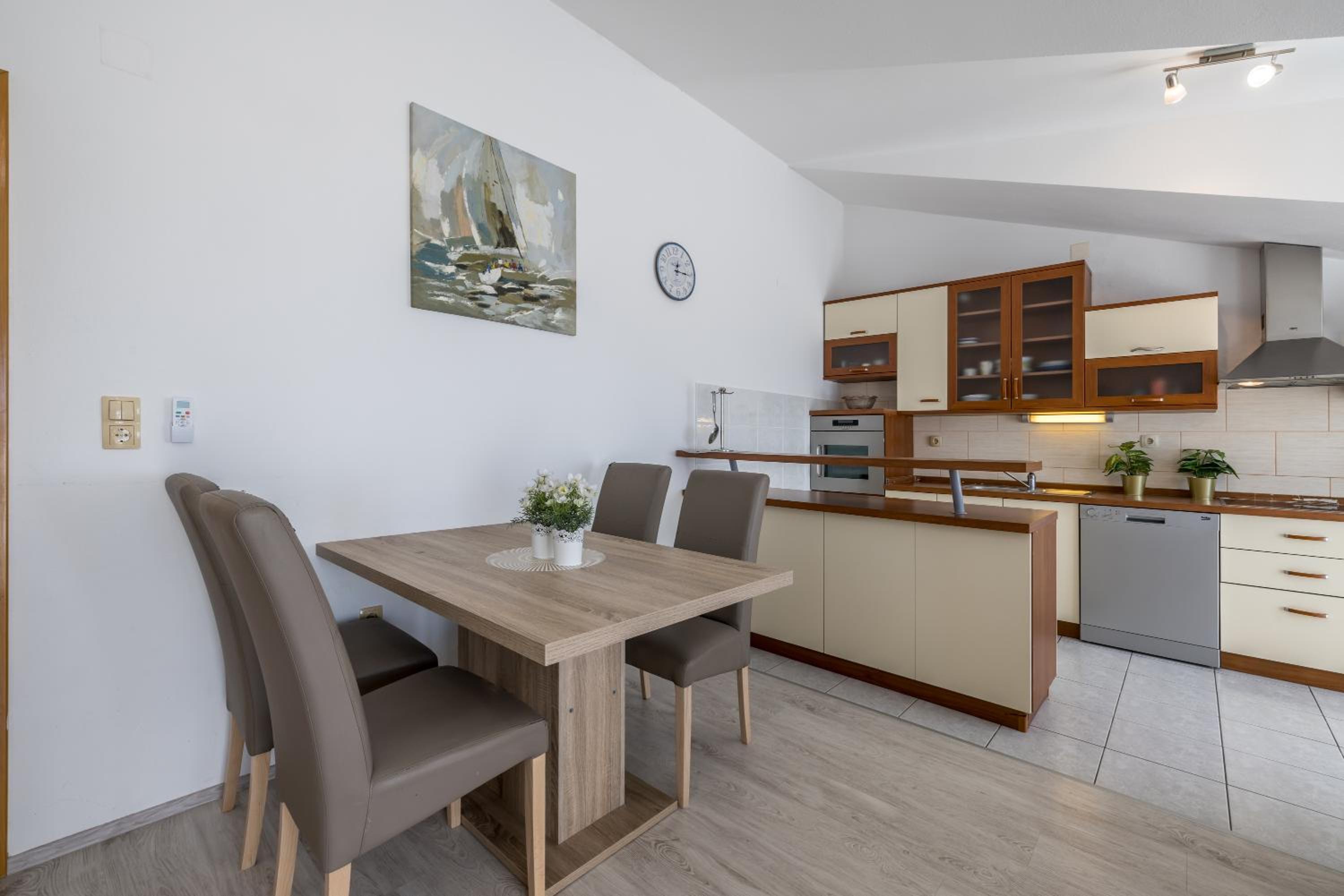 Holiday House Krishto