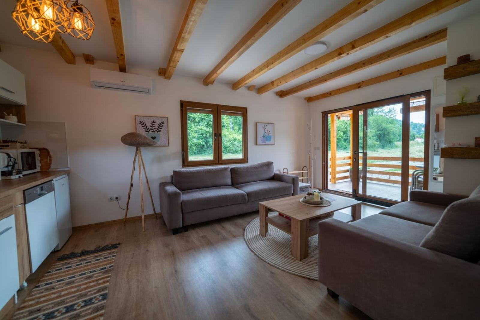 Sweet Home Visoko FREE PARKING, AC, RENT A CAR