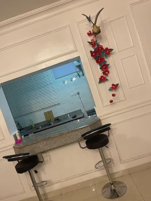Cozy 3-bedroom 24hours Power and Wifi view 5