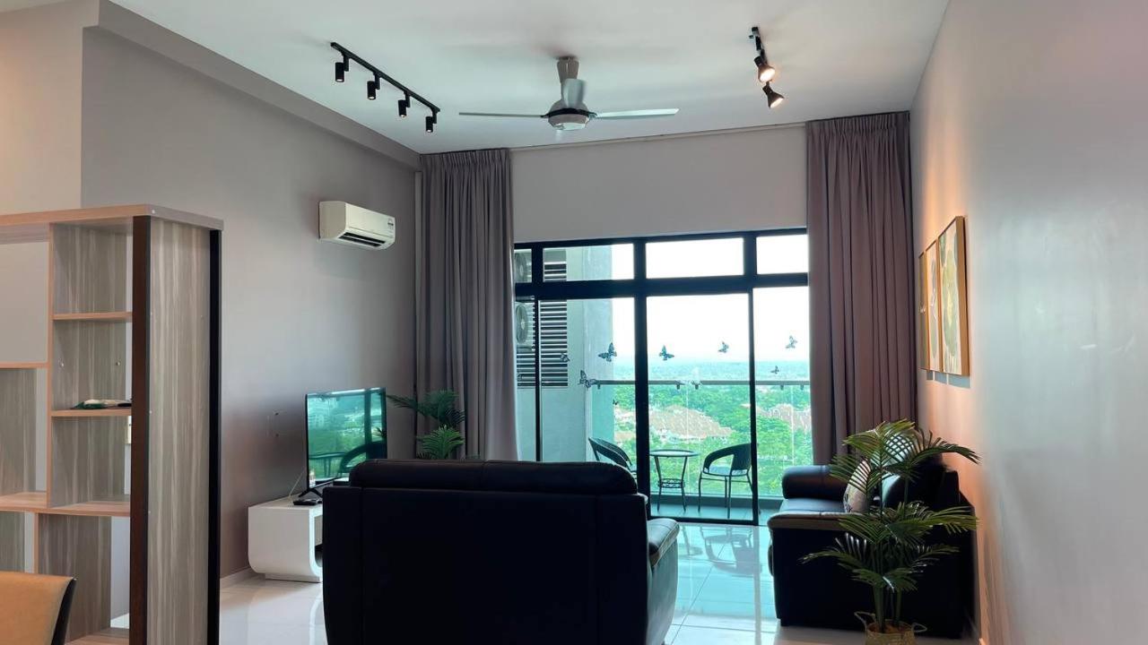 3Bed2Bath SkyLoft Bukit Indah JB