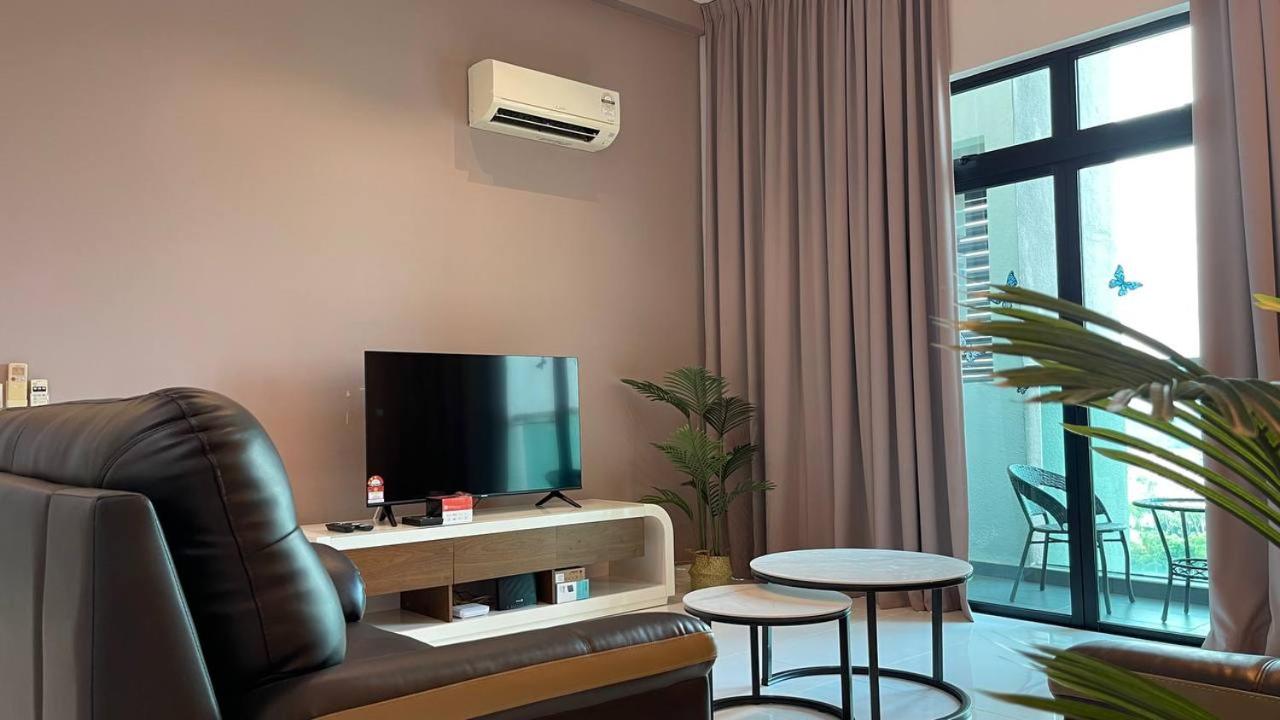3Bed2Bath SkyLoft Bukit Indah JB