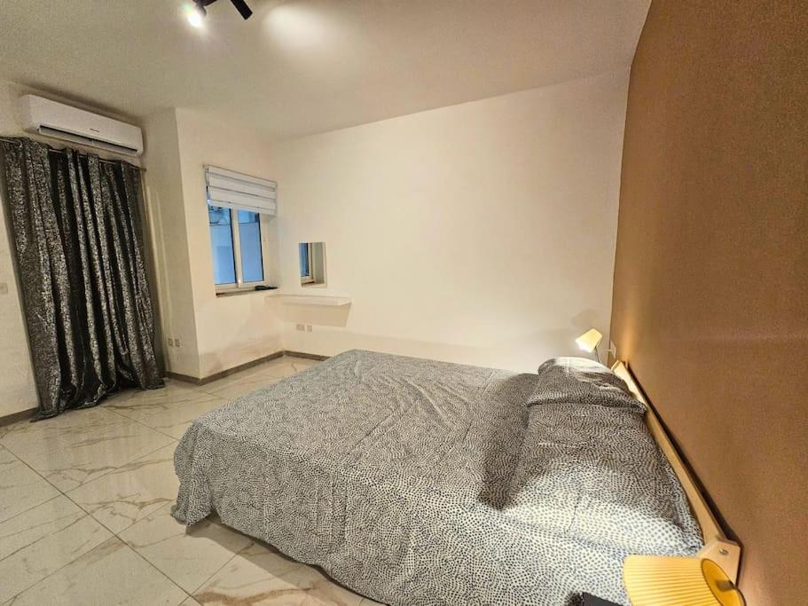 Sleeps 7 Spacious Apartment St Pauls Bay photo 5