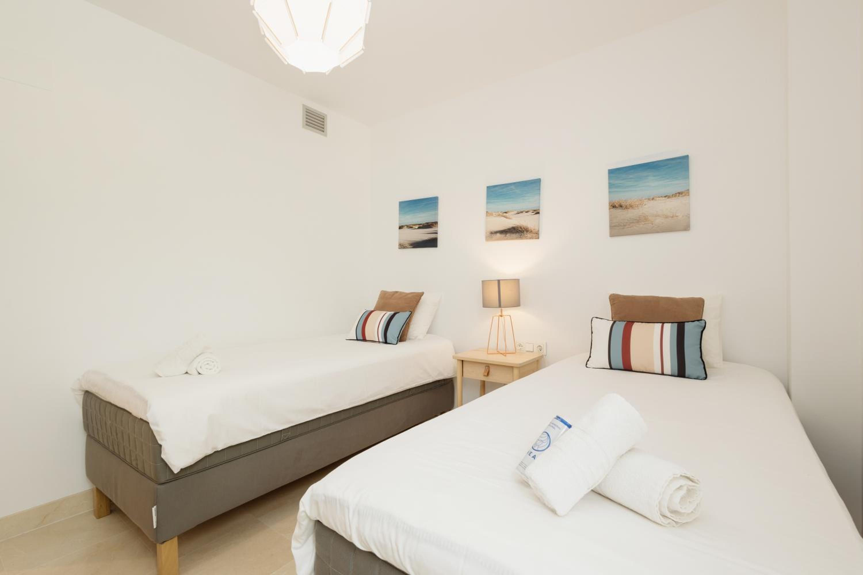 Modern apartment, with large private terrace, BBQ and panoramic sea views, in Residencial Botanic, Benahavis view 5