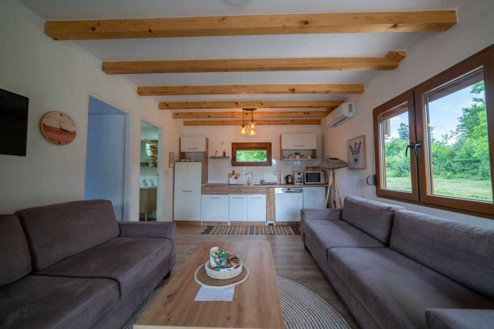 Sweet Home Visoko FREE PARKING, AC, RENT A CAR