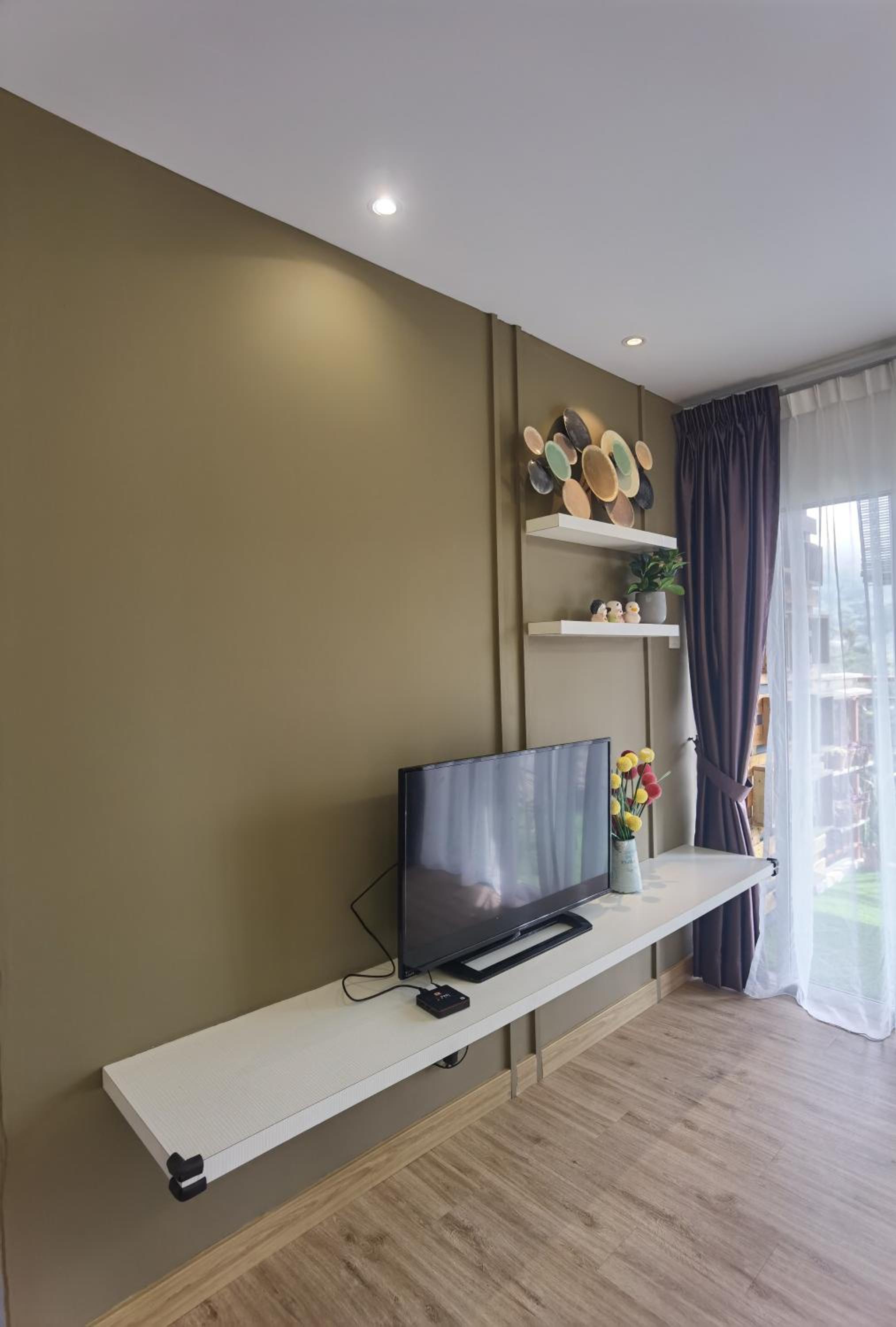 Emerald Avenue Cozy 3R3B Apartment 830 view 4