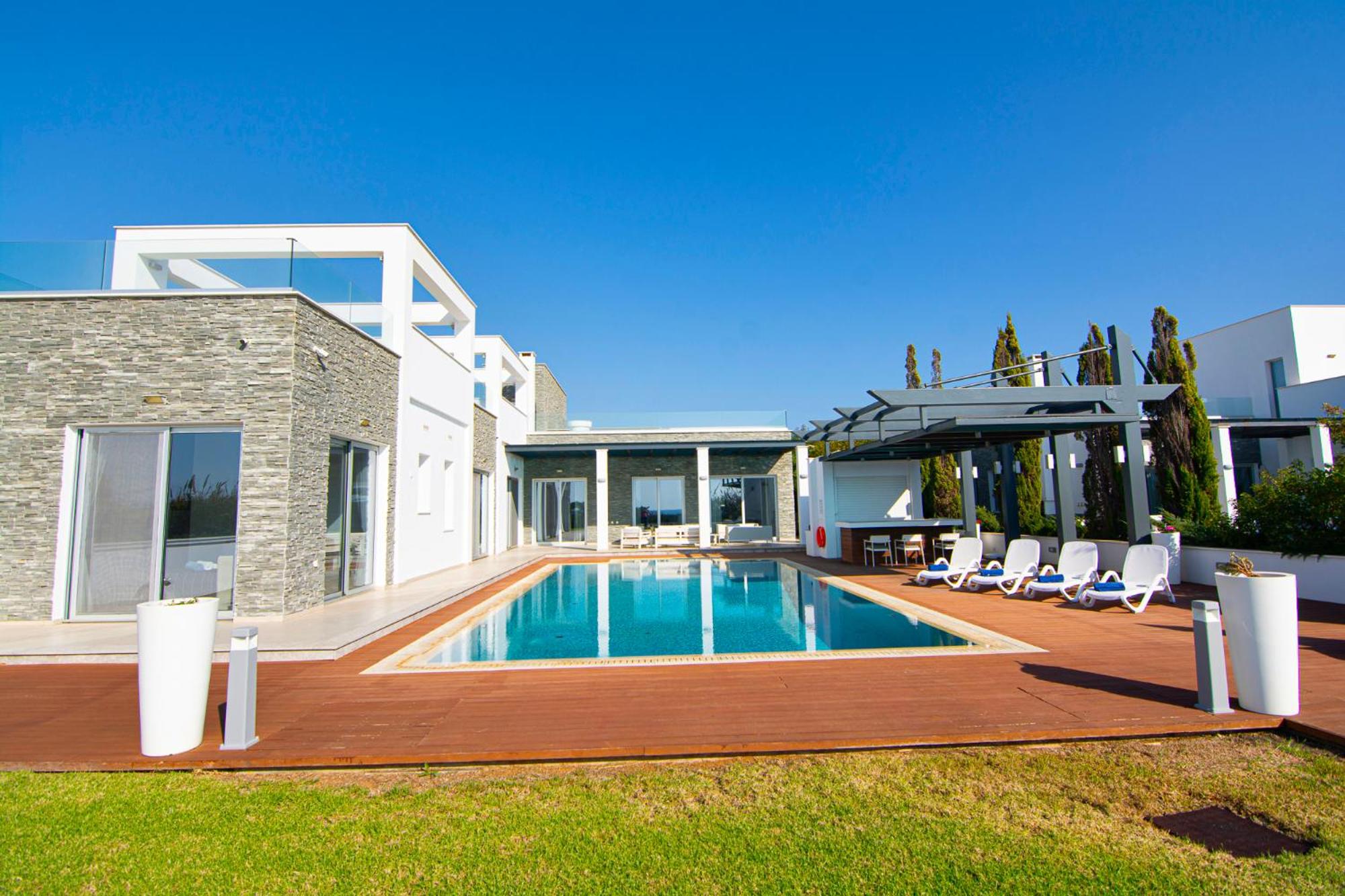 Seafront Villa Layla by Ruidoso Luxury