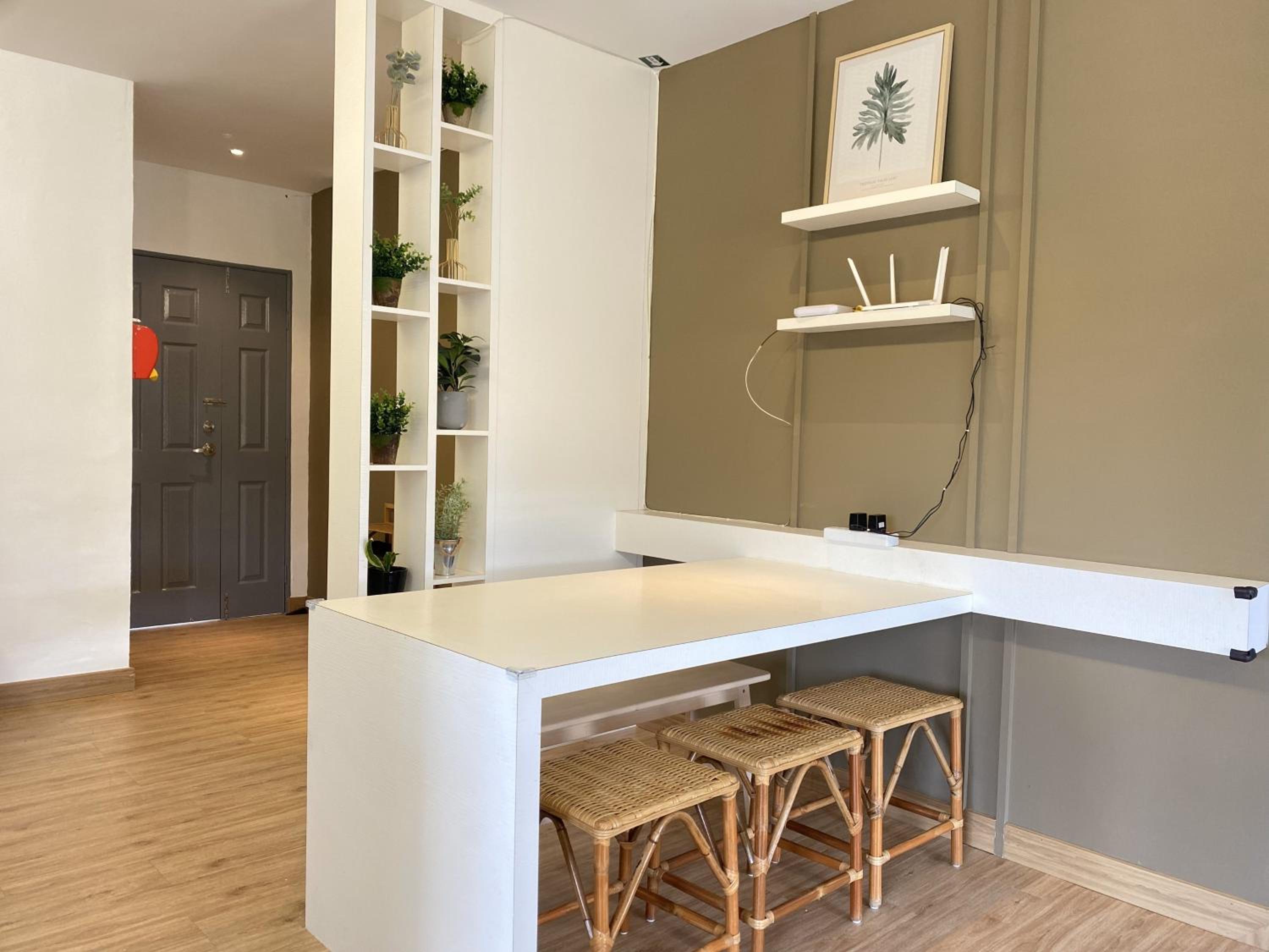 Emerald Avenue Cozy 3R3B Apartment 830 view 5