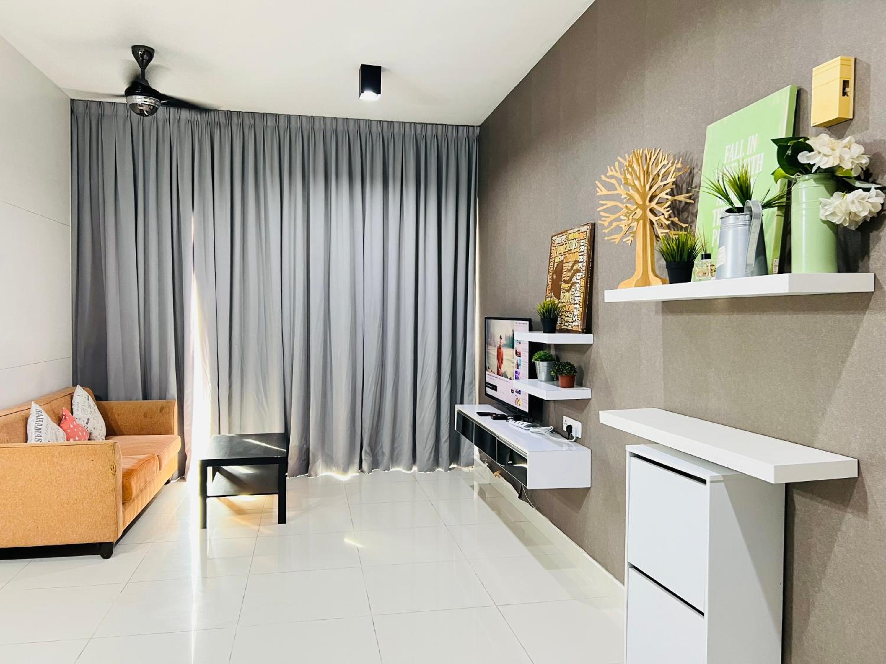Regalia Suites Skypool View KLCC by Enjoy your stay