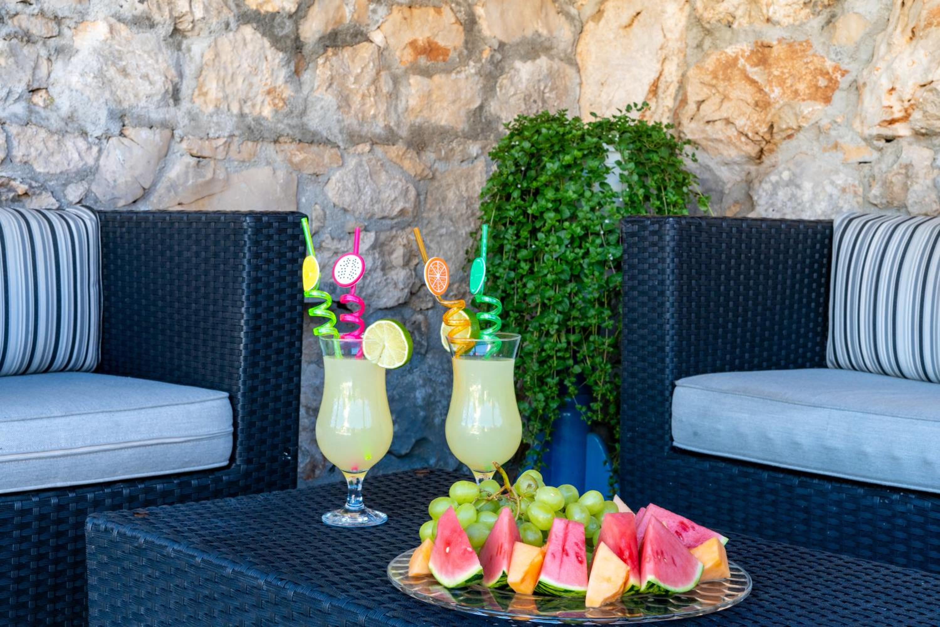 Villa Aria - peaceful olive grove & swimming pool