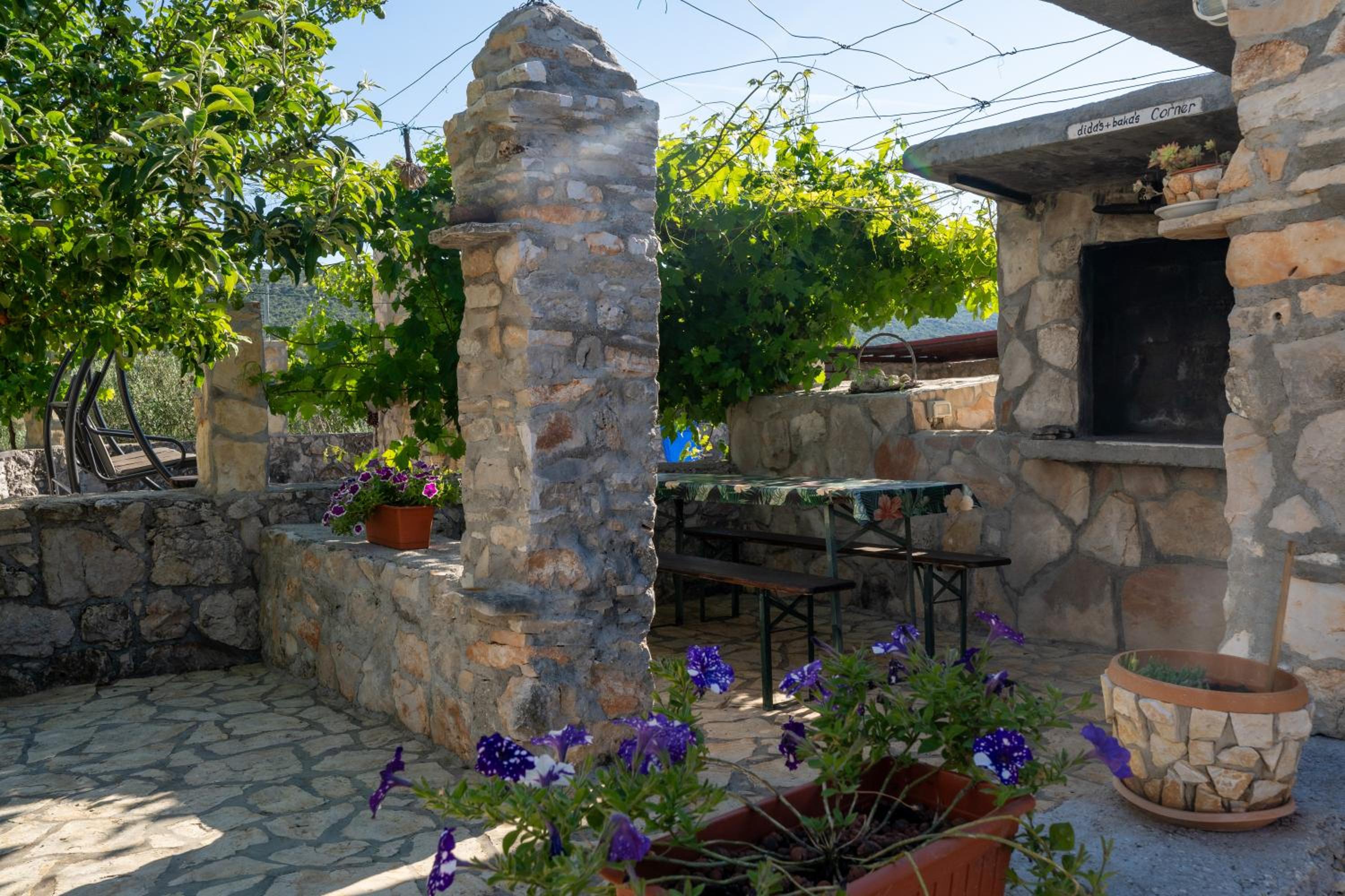 Villa Aria - peaceful olive grove & swimming pool