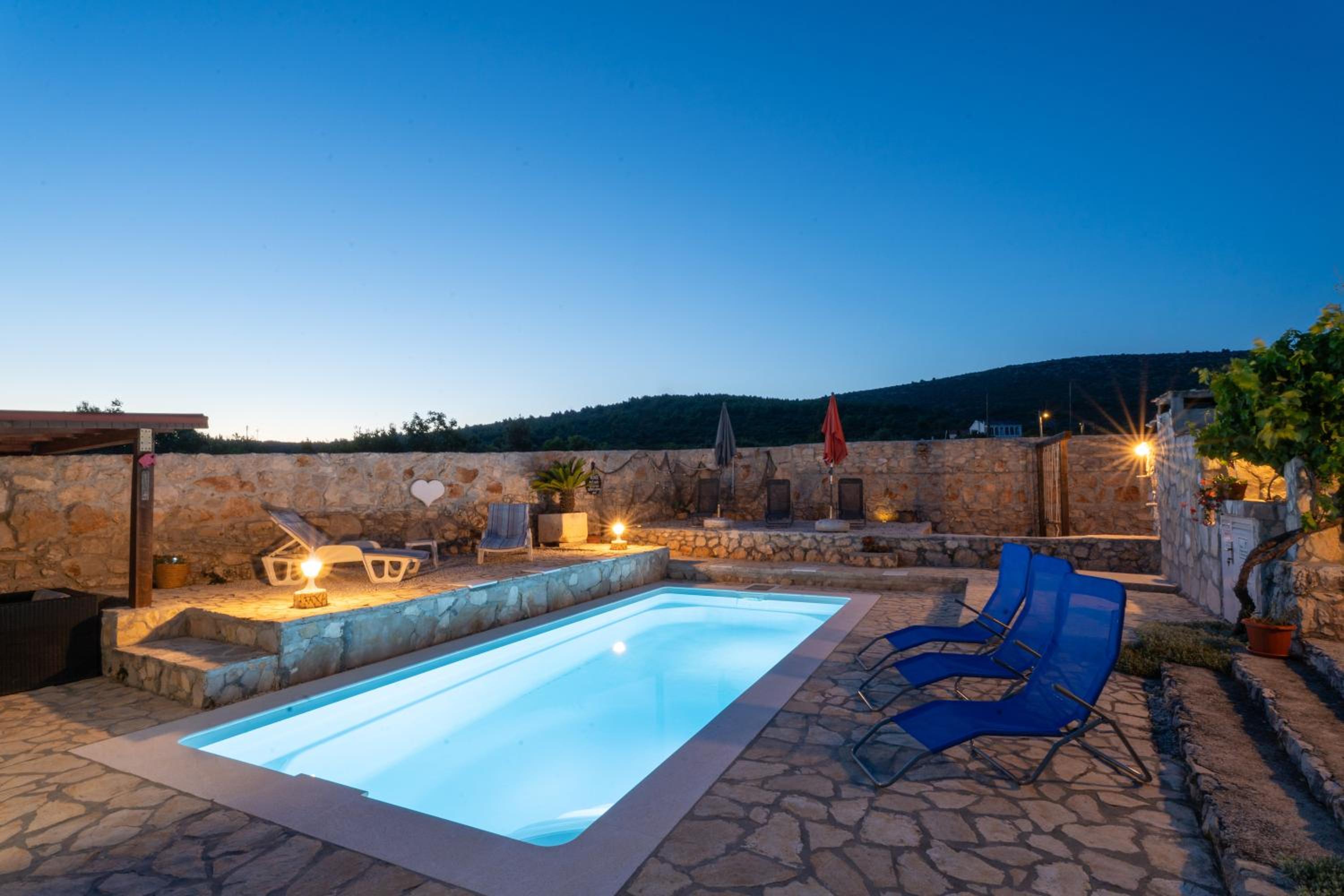 Villa Aria - peaceful olive grove & swimming pool