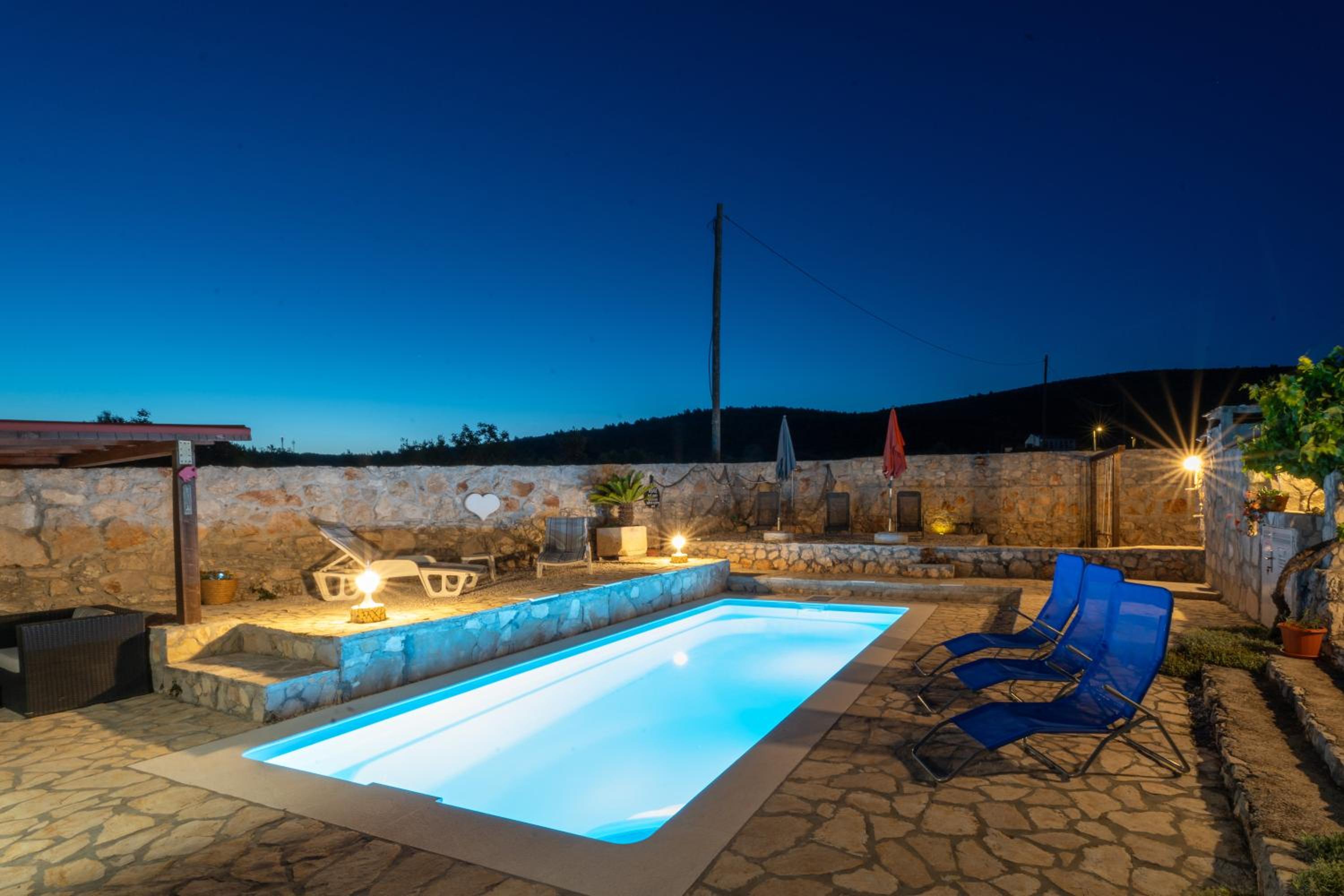 Villa Aria - peaceful olive grove & swimming pool