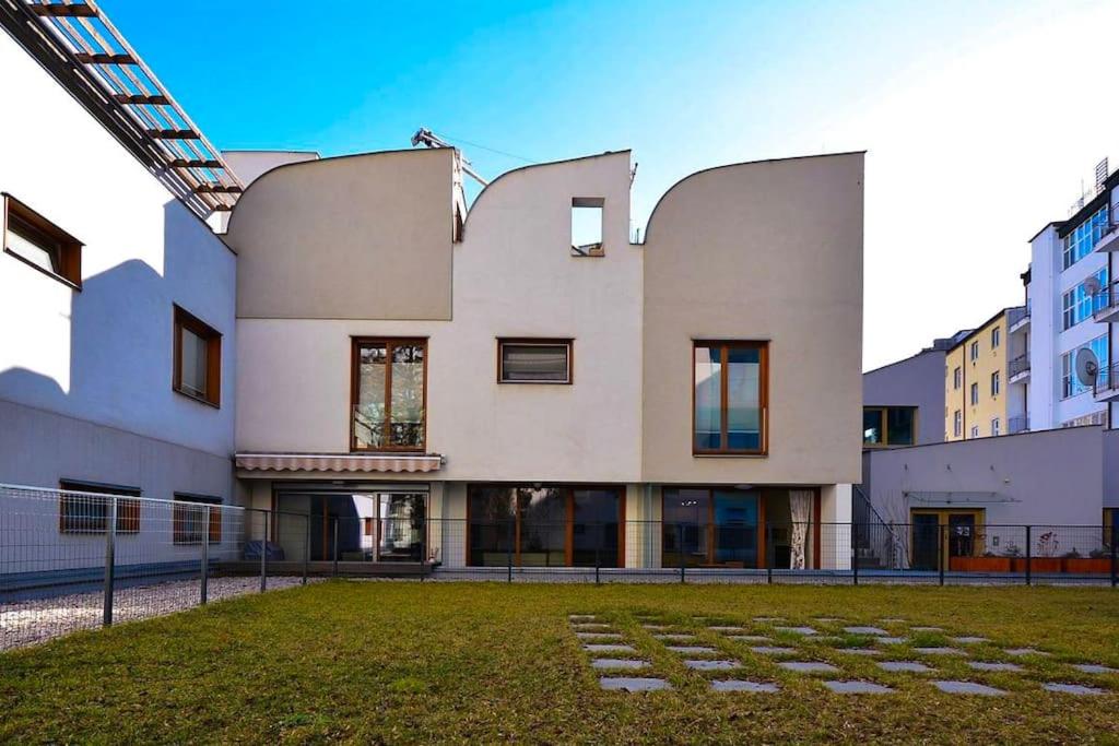 Legacy Duplex in Historic Prague District by Rentez