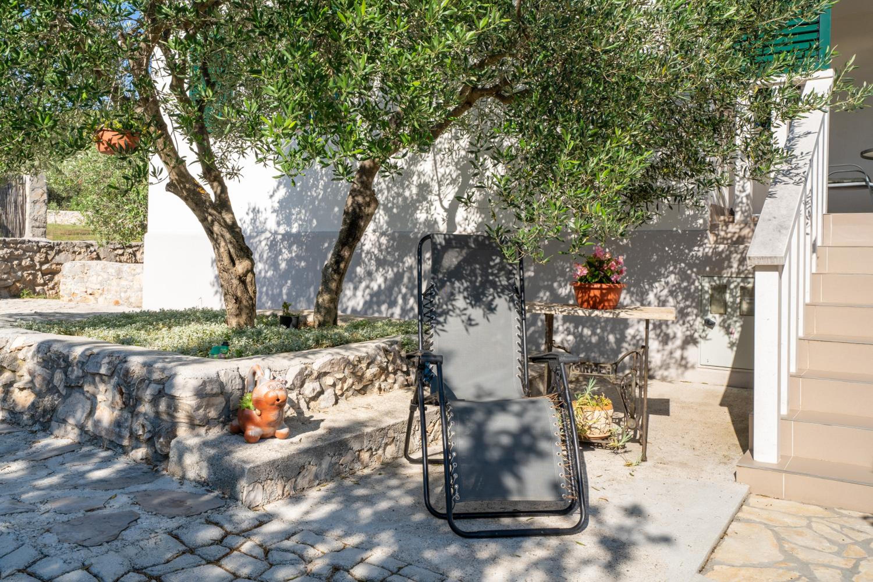 Villa Aria - peaceful olive grove & swimming pool